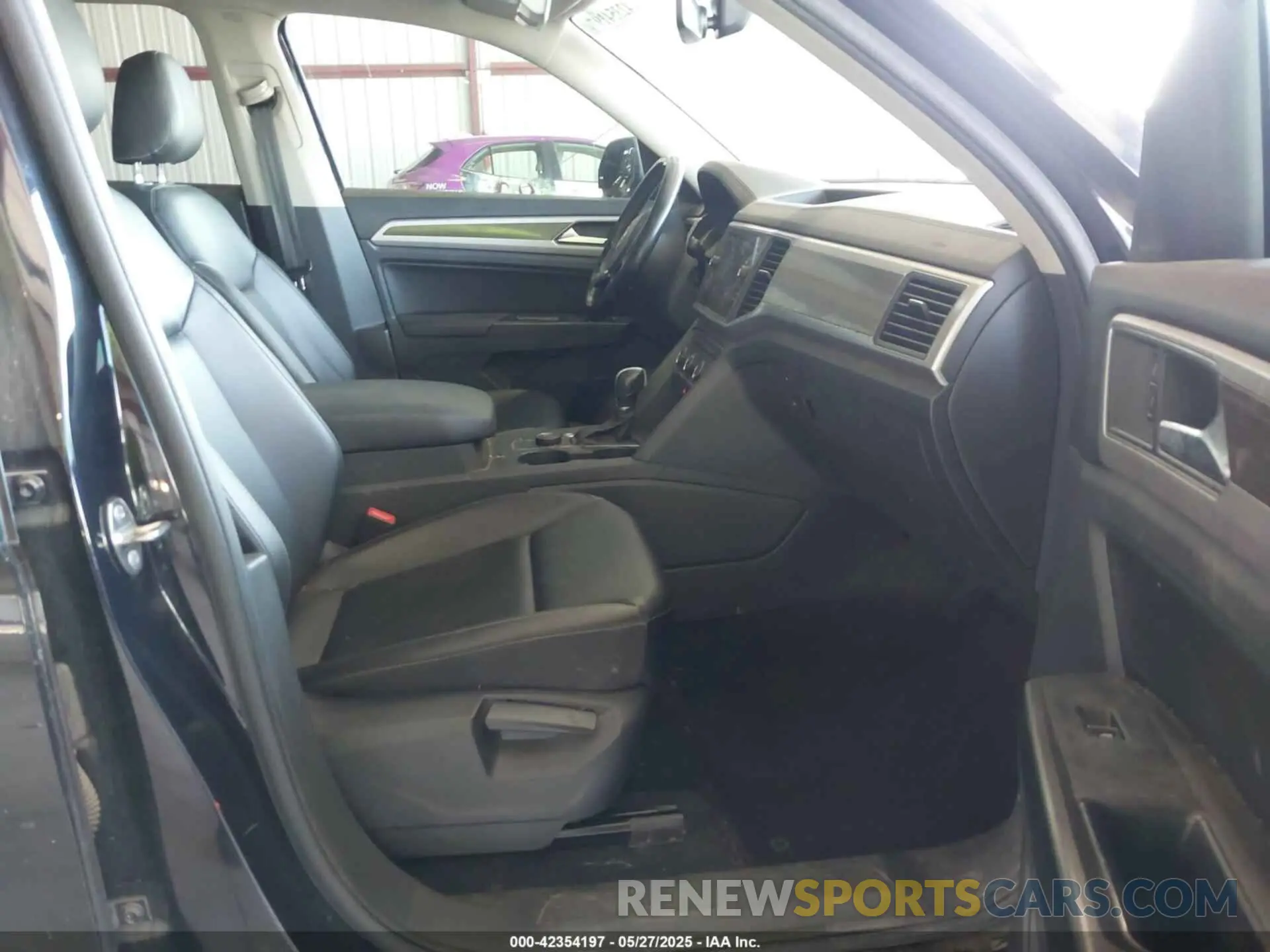 5 Photograph of a damaged car 1V2UR2CA0KC513689 VOLKSWAGEN ATLAS 2019