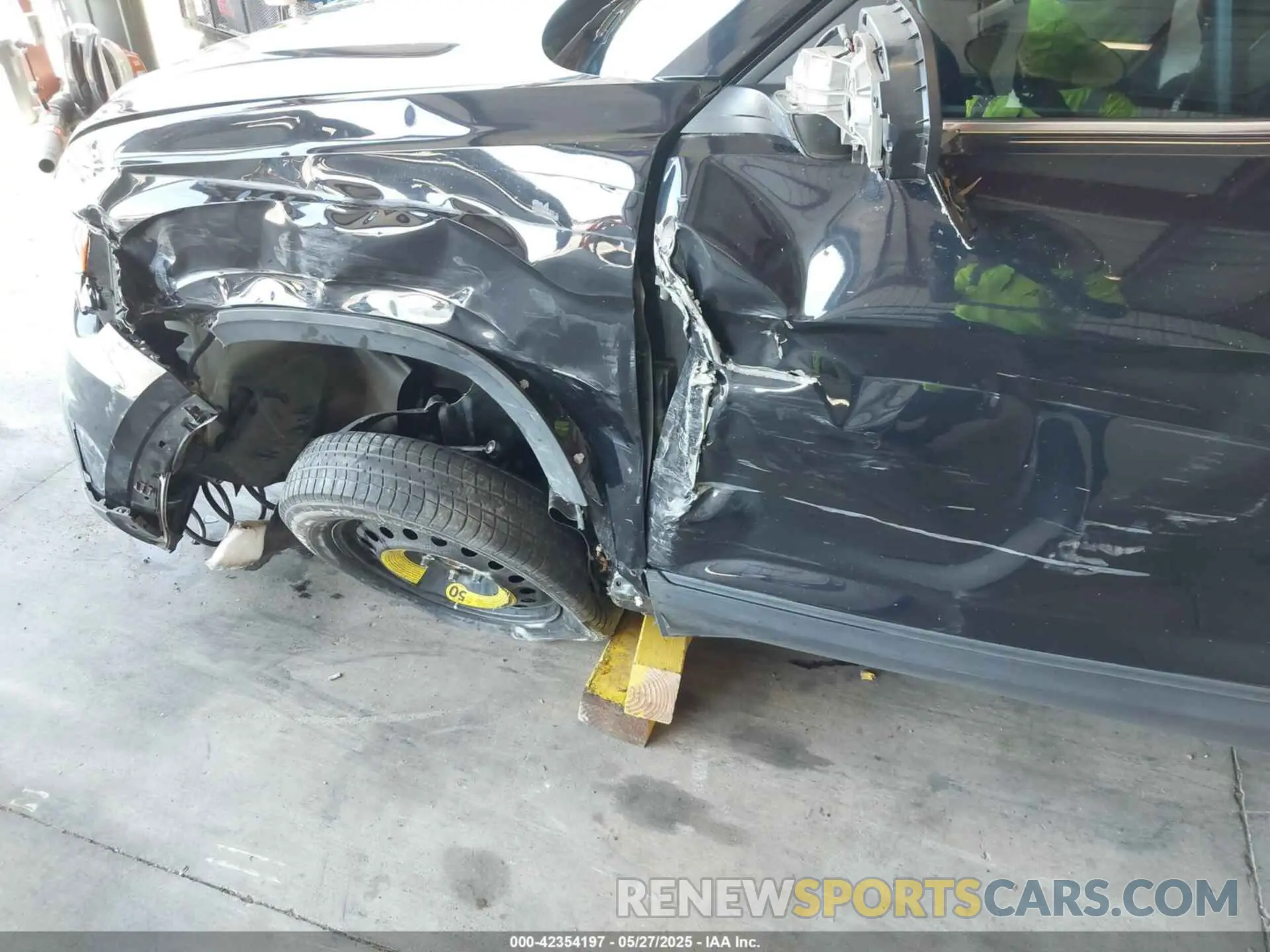 6 Photograph of a damaged car 1V2UR2CA0KC513689 VOLKSWAGEN ATLAS 2019