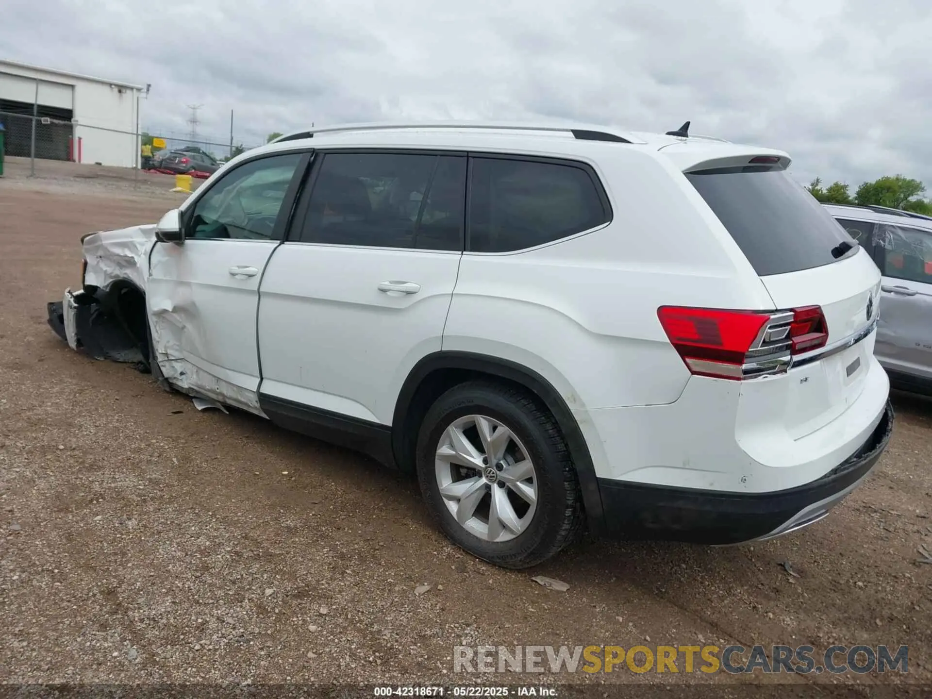 3 Photograph of a damaged car 1V2UR2CA0KC560799 VOLKSWAGEN ATLAS 2019