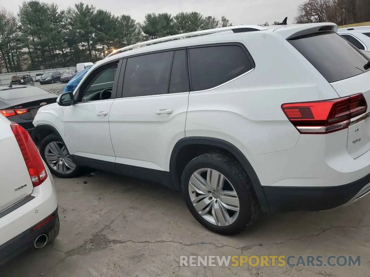 2 Photograph of a damaged car 1V2UR2CA0KC589297 VOLKSWAGEN ATLAS 2019