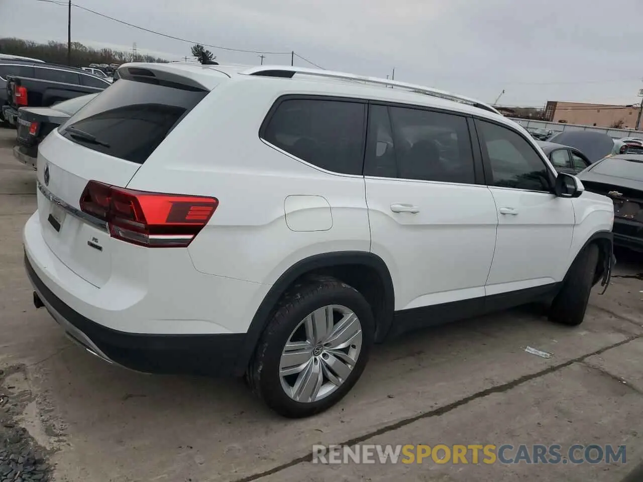 3 Photograph of a damaged car 1V2UR2CA0KC589297 VOLKSWAGEN ATLAS 2019