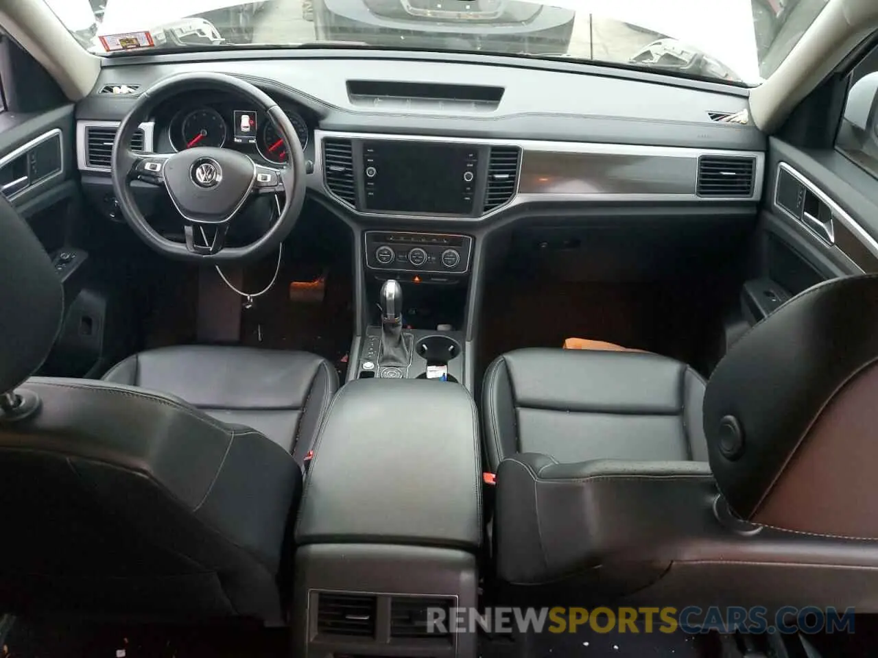 8 Photograph of a damaged car 1V2UR2CA0KC589297 VOLKSWAGEN ATLAS 2019