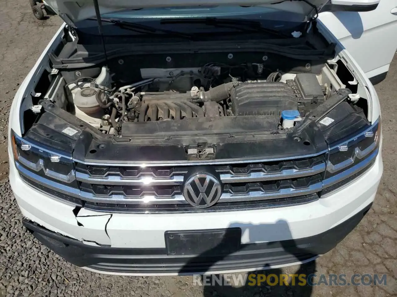 14 Photograph of a damaged car 1V2UR2CA1KC510302 VOLKSWAGEN ATLAS 2019