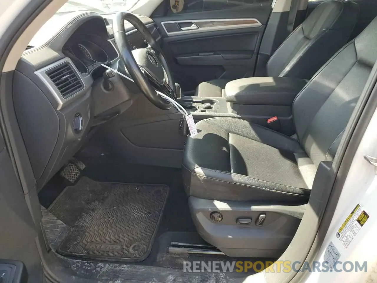 7 Photograph of a damaged car 1V2UR2CA1KC510302 VOLKSWAGEN ATLAS 2019