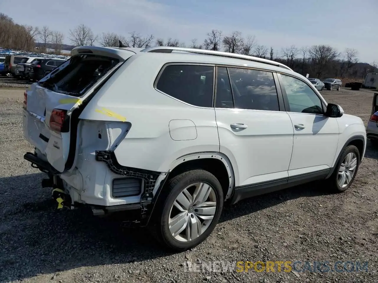 3 Photograph of a damaged car 1V2UR2CA1KC601764 VOLKSWAGEN ATLAS 2019