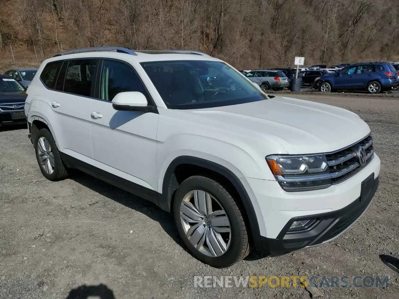4 Photograph of a damaged car 1V2UR2CA1KC601764 VOLKSWAGEN ATLAS 2019