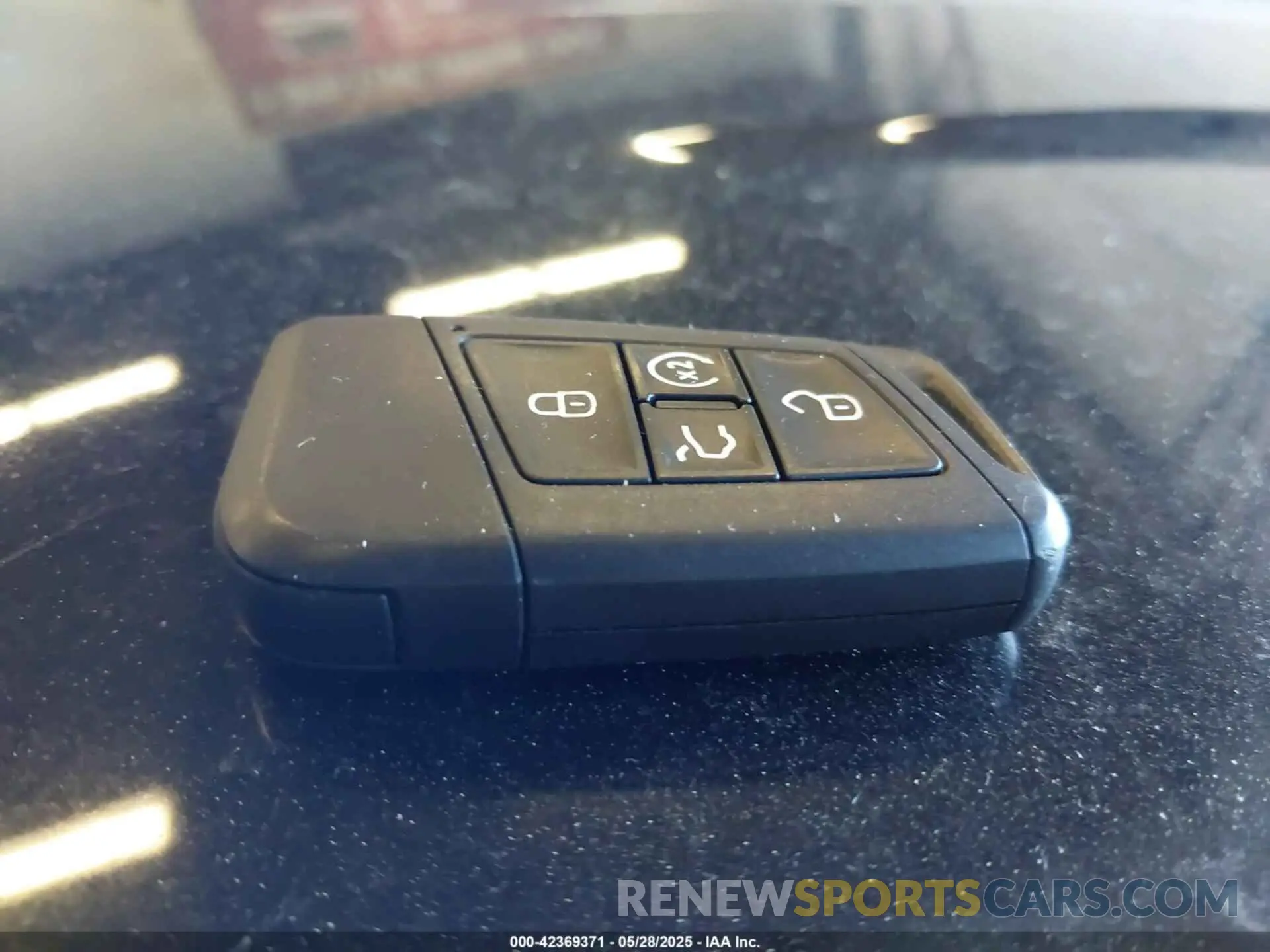 11 Photograph of a damaged car 1V2UR2CA2KC515962 VOLKSWAGEN ATLAS 2019