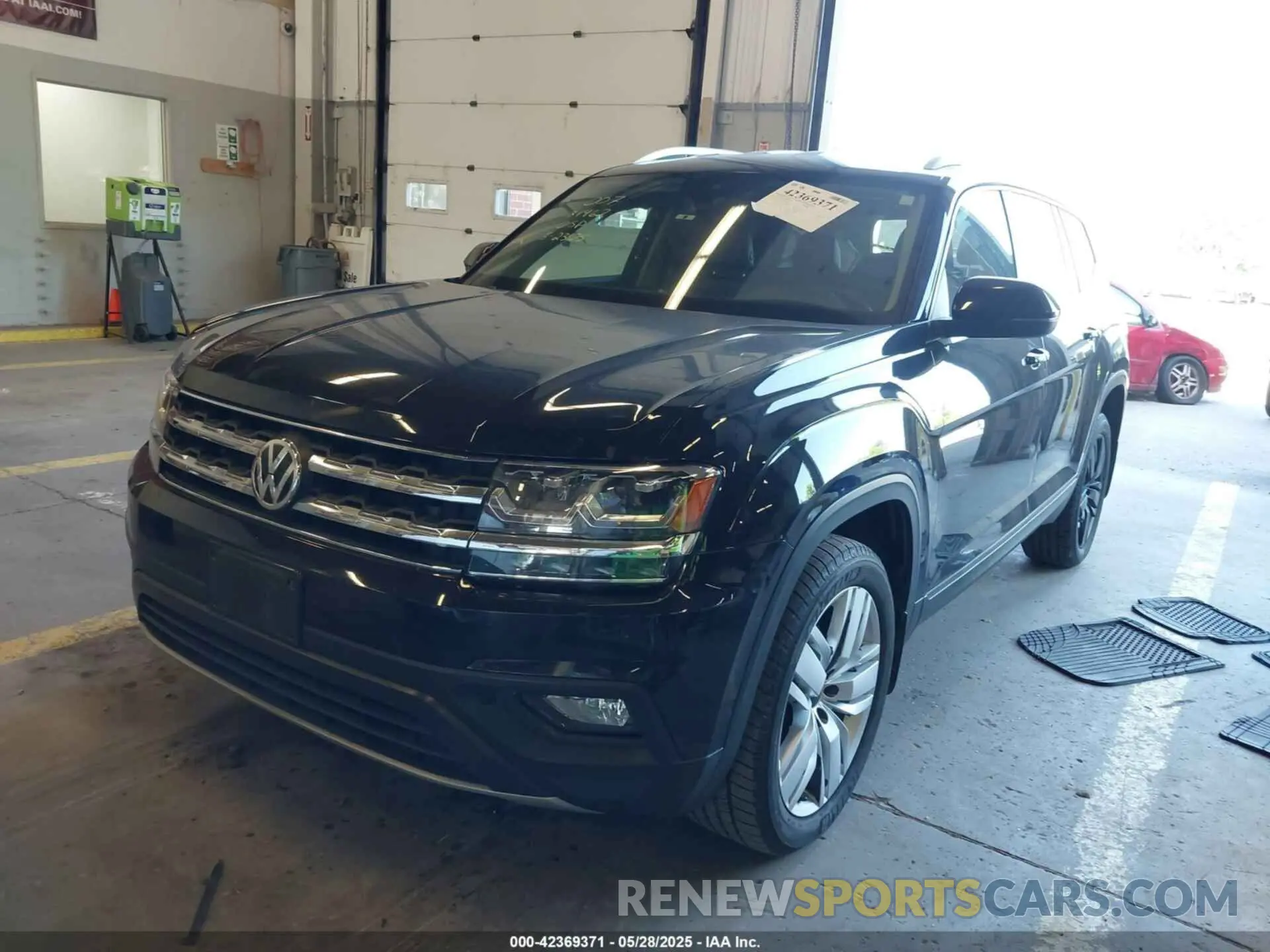 2 Photograph of a damaged car 1V2UR2CA2KC515962 VOLKSWAGEN ATLAS 2019