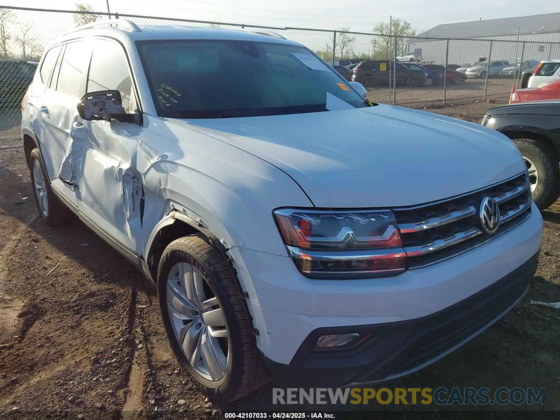 1 Photograph of a damaged car 1V2UR2CA2KC526301 VOLKSWAGEN ATLAS 2019