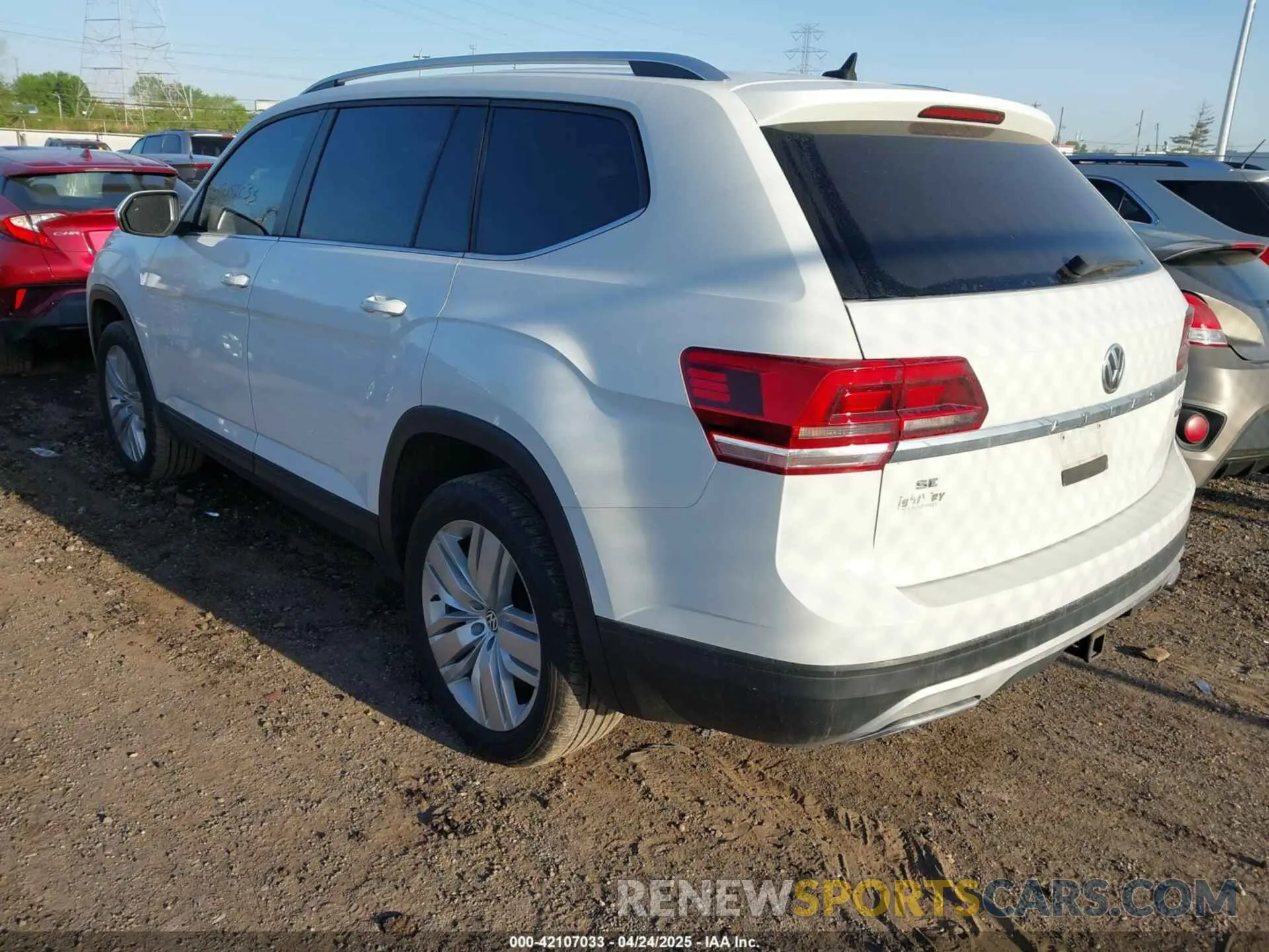 3 Photograph of a damaged car 1V2UR2CA2KC526301 VOLKSWAGEN ATLAS 2019