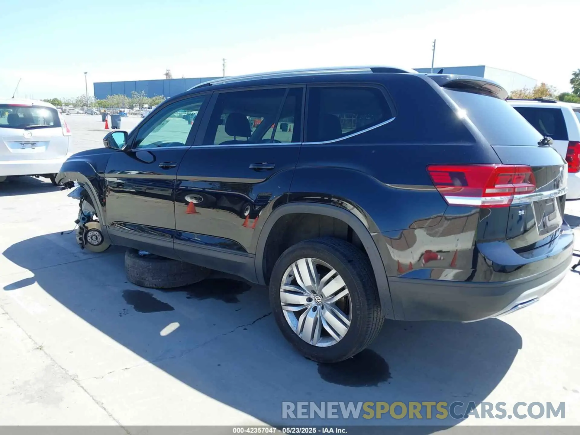 3 Photograph of a damaged car 1V2UR2CA2KC528291 VOLKSWAGEN ATLAS 2019