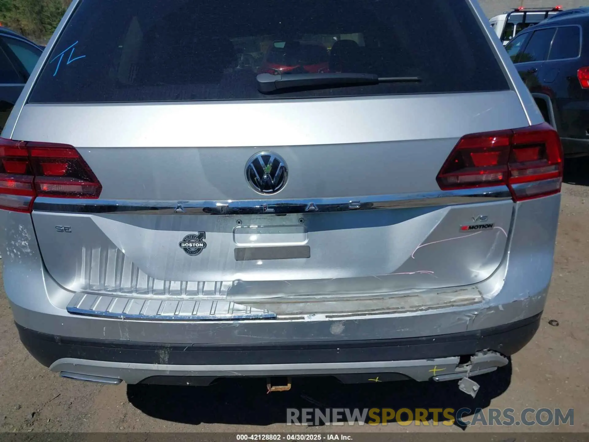 6 Photograph of a damaged car 1V2UR2CA2KC554552 VOLKSWAGEN ATLAS 2019
