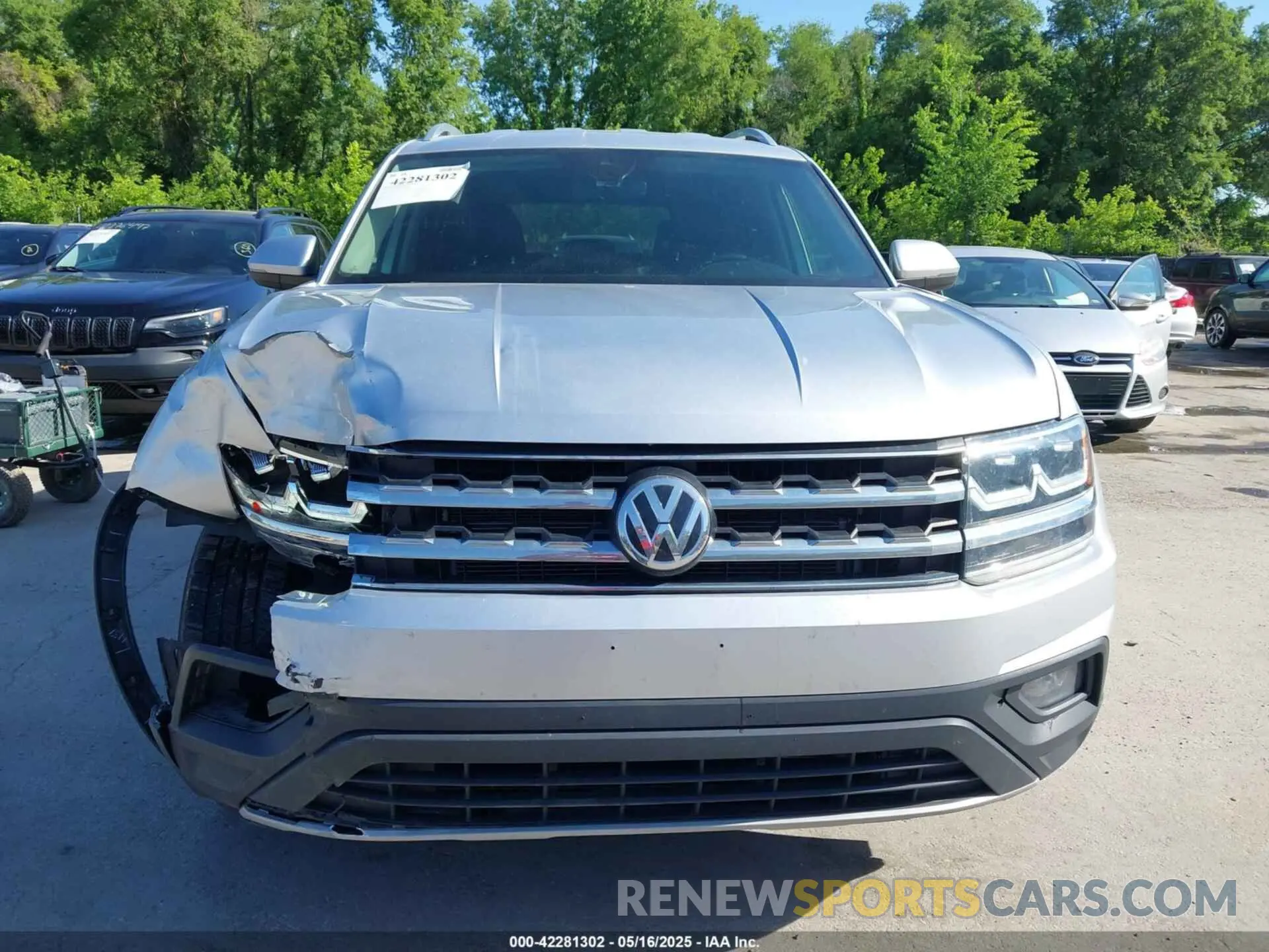 13 Photograph of a damaged car 1V2UR2CA2KC557449 VOLKSWAGEN ATLAS 2019
