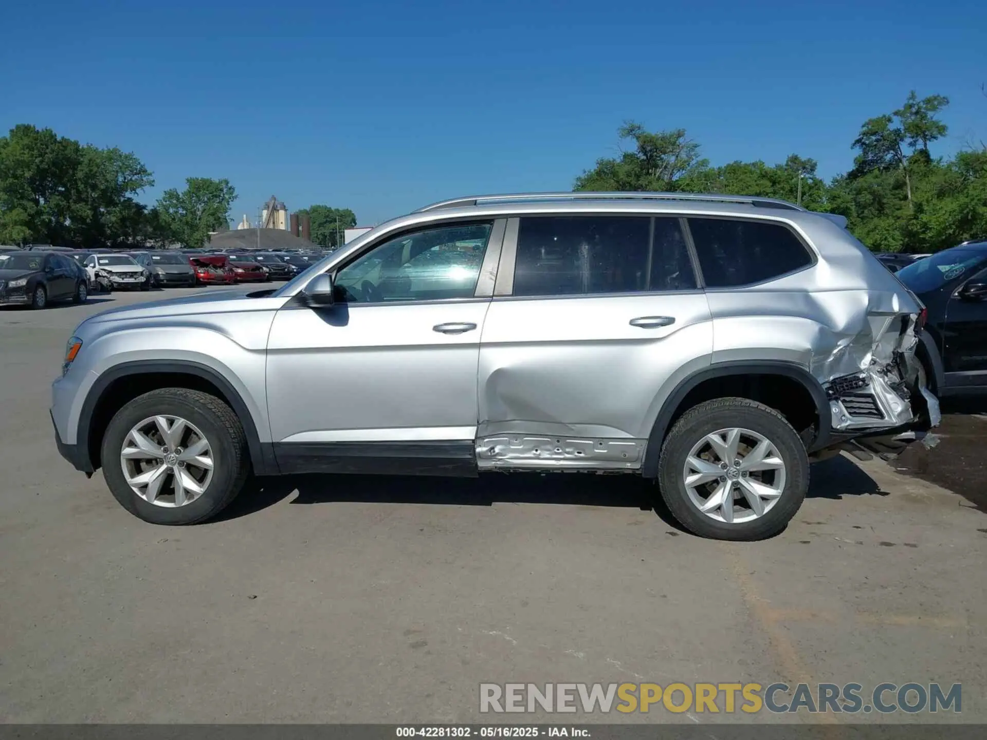 15 Photograph of a damaged car 1V2UR2CA2KC557449 VOLKSWAGEN ATLAS 2019