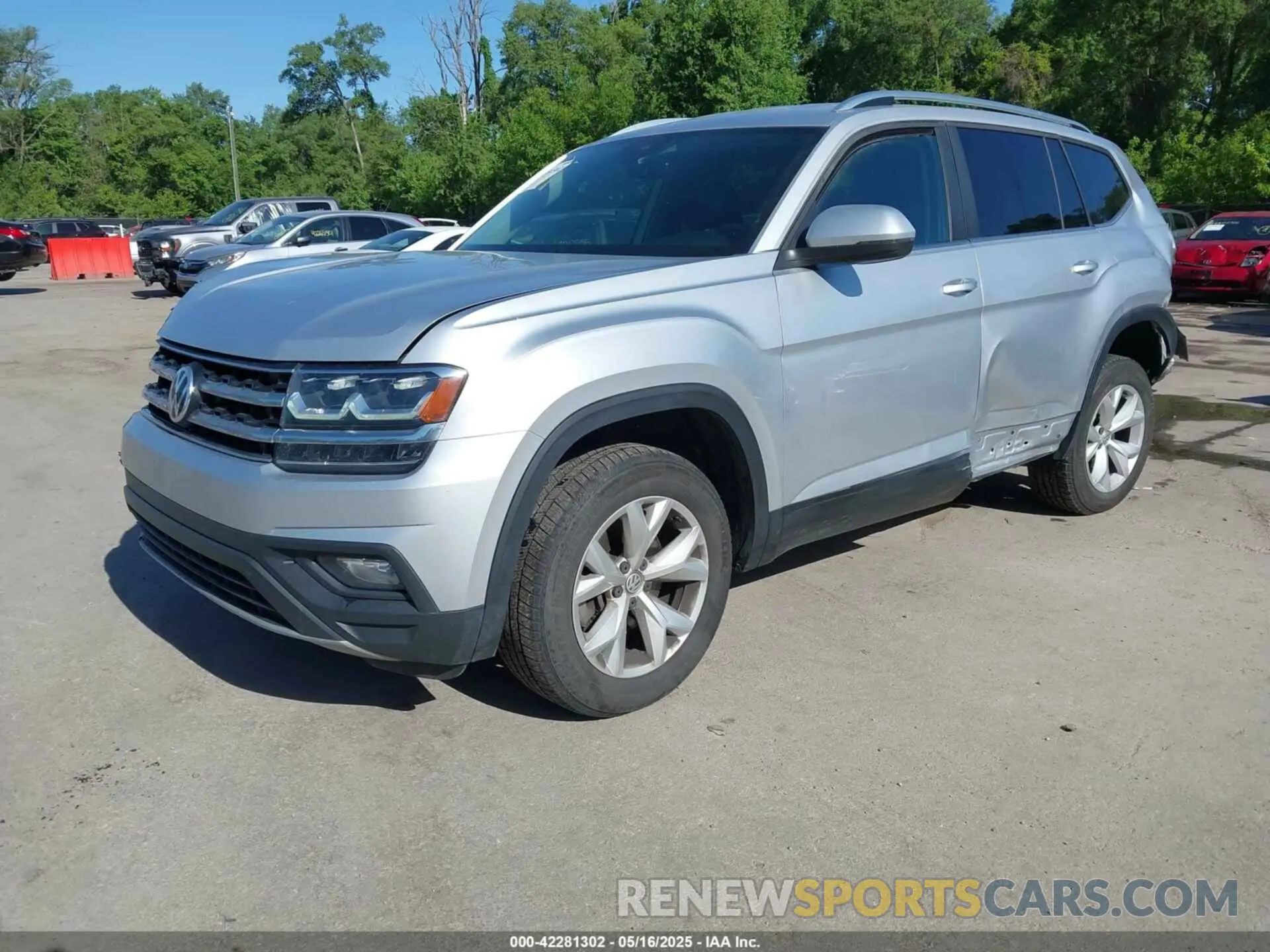 2 Photograph of a damaged car 1V2UR2CA2KC557449 VOLKSWAGEN ATLAS 2019
