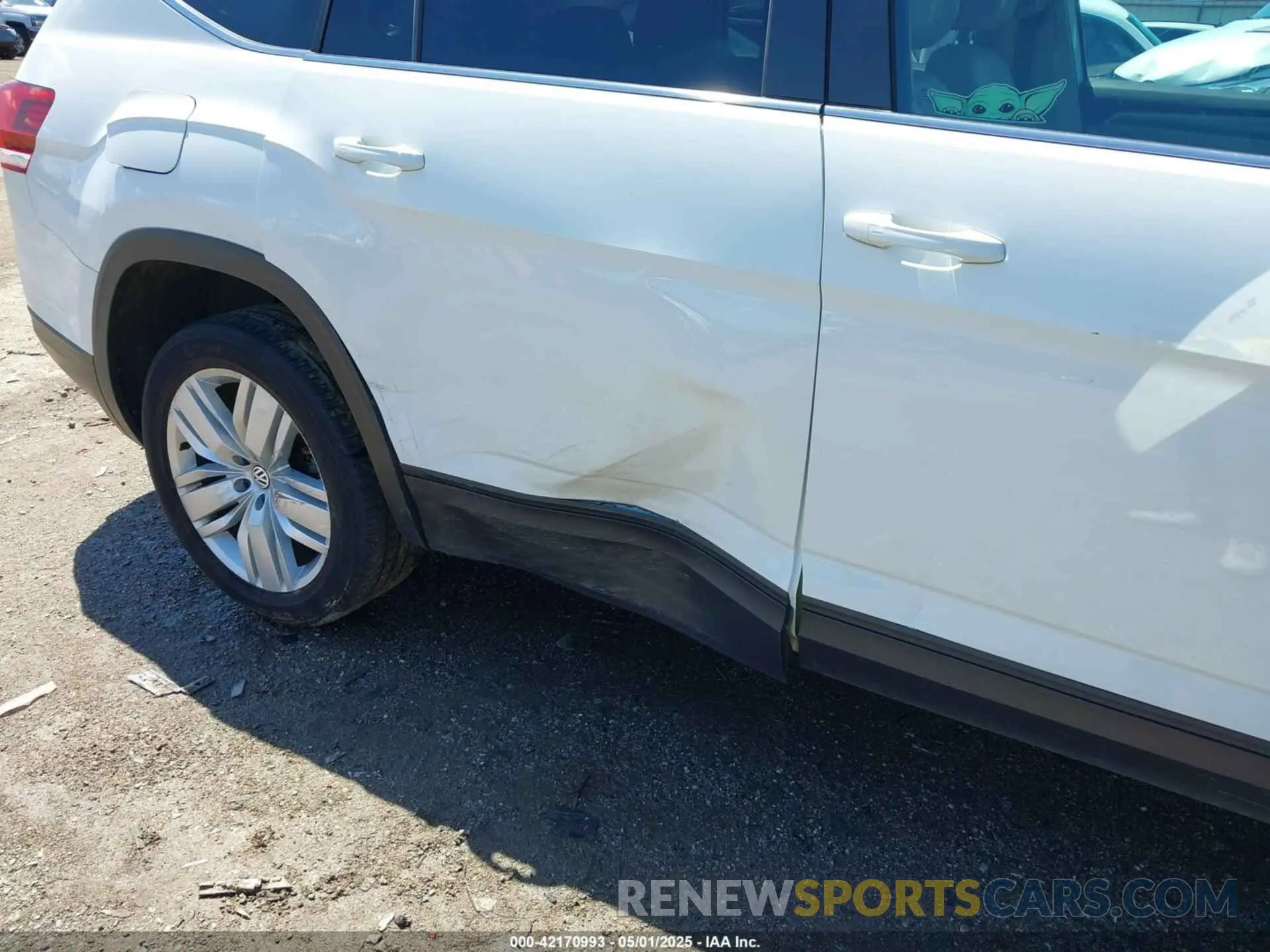 12 Photograph of a damaged car 1V2UR2CA2KC590287 VOLKSWAGEN ATLAS 2019