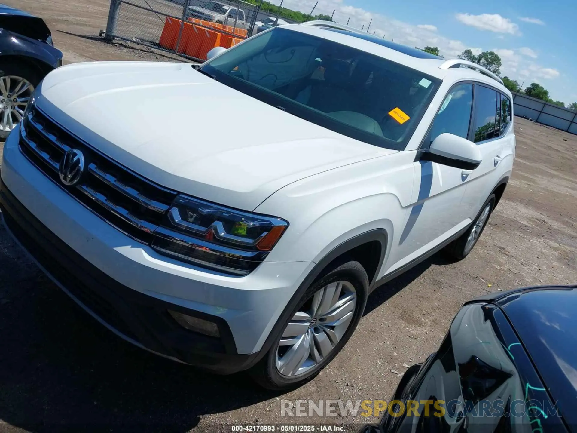 2 Photograph of a damaged car 1V2UR2CA2KC590287 VOLKSWAGEN ATLAS 2019
