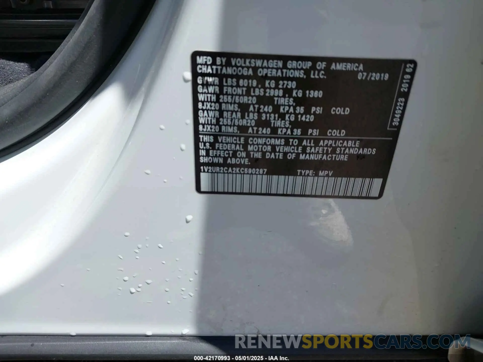 9 Photograph of a damaged car 1V2UR2CA2KC590287 VOLKSWAGEN ATLAS 2019
