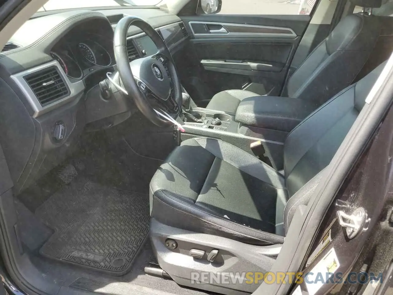 7 Photograph of a damaged car 1V2UR2CA2KC610778 VOLKSWAGEN ATLAS 2019