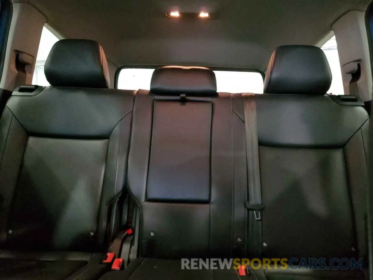 10 Photograph of a damaged car 1V2UR2CA3KC566838 VOLKSWAGEN ATLAS 2019
