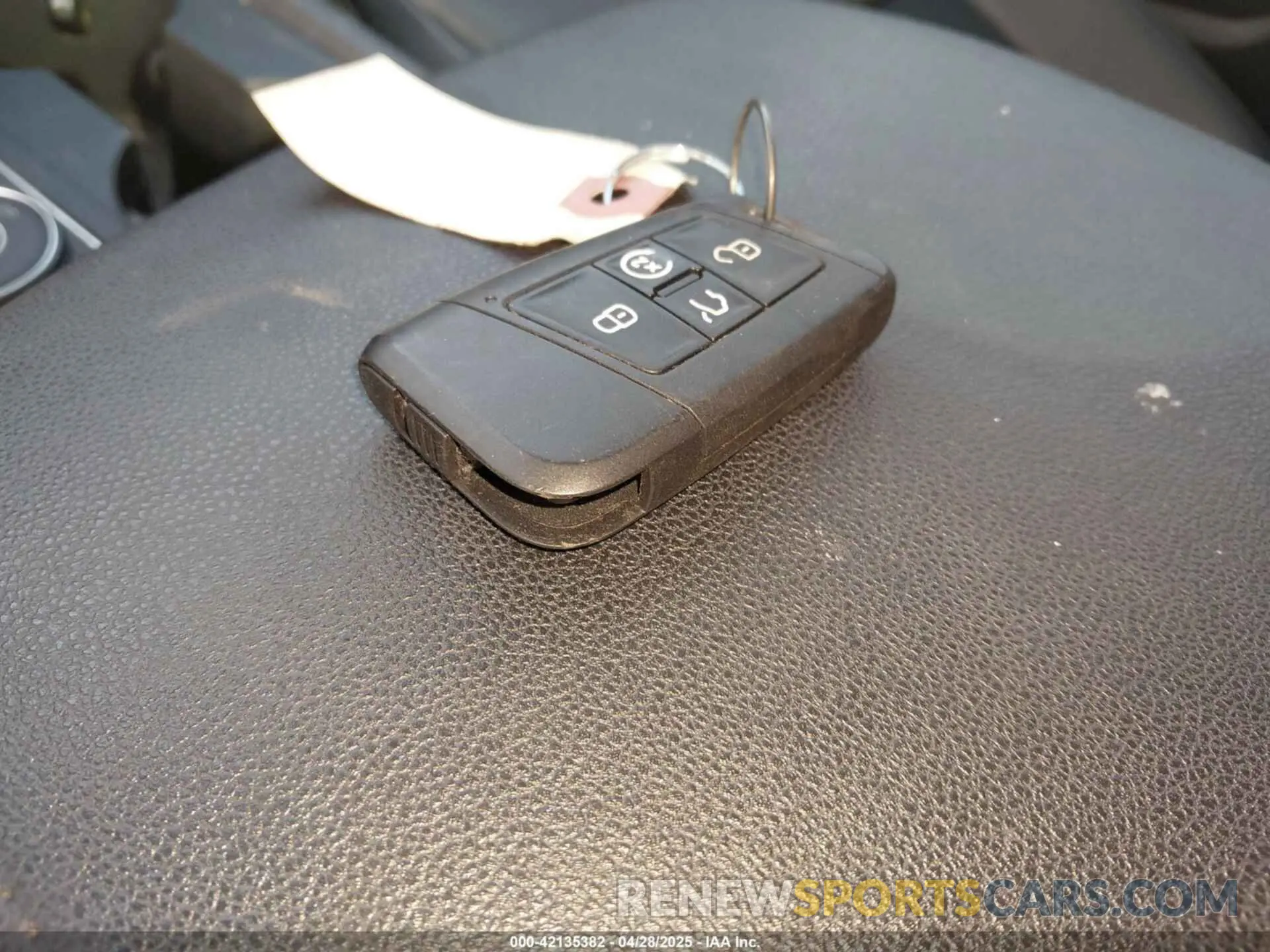 11 Photograph of a damaged car 1V2UR2CA3KC613611 VOLKSWAGEN ATLAS 2019