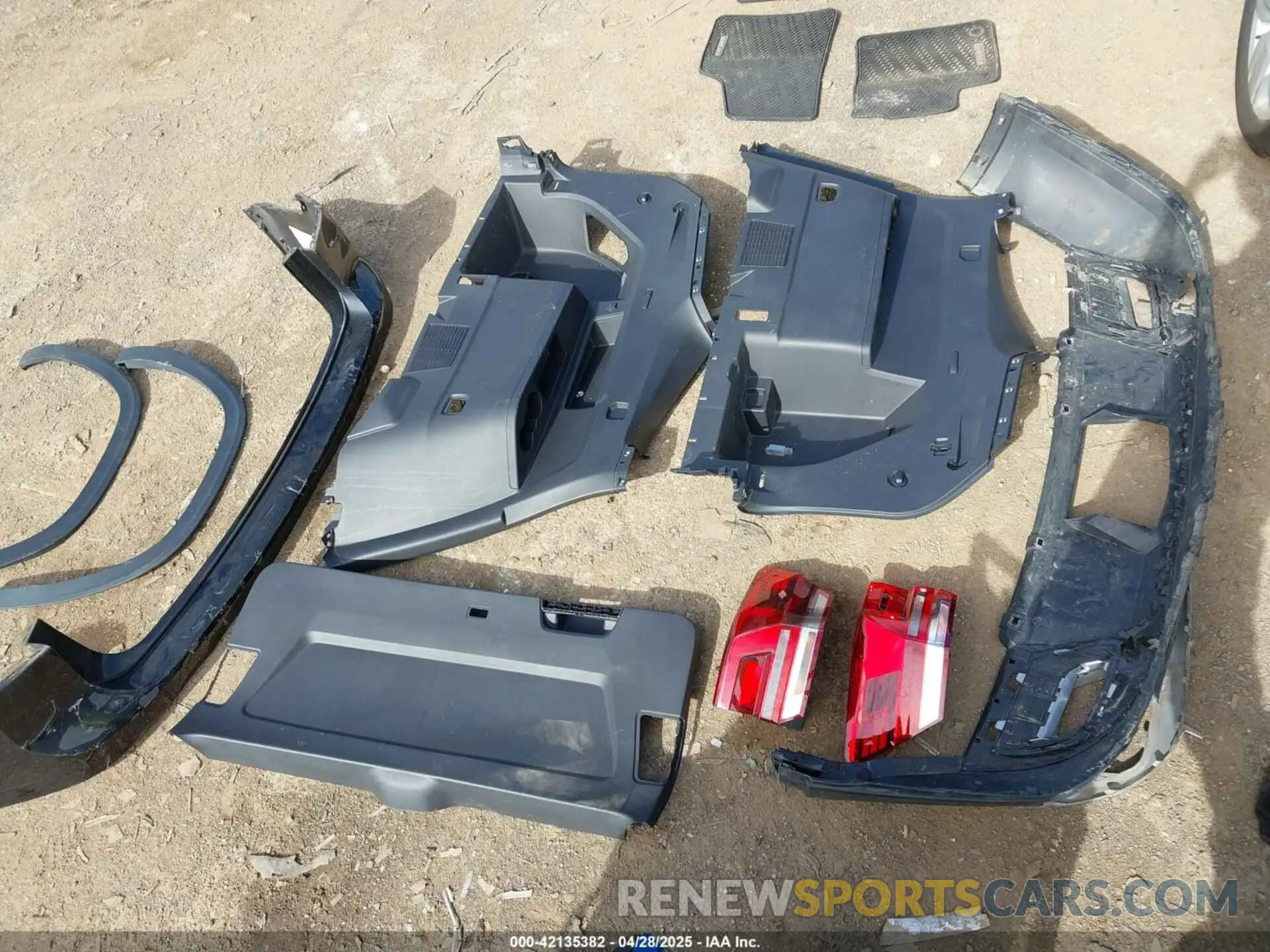 12 Photograph of a damaged car 1V2UR2CA3KC613611 VOLKSWAGEN ATLAS 2019