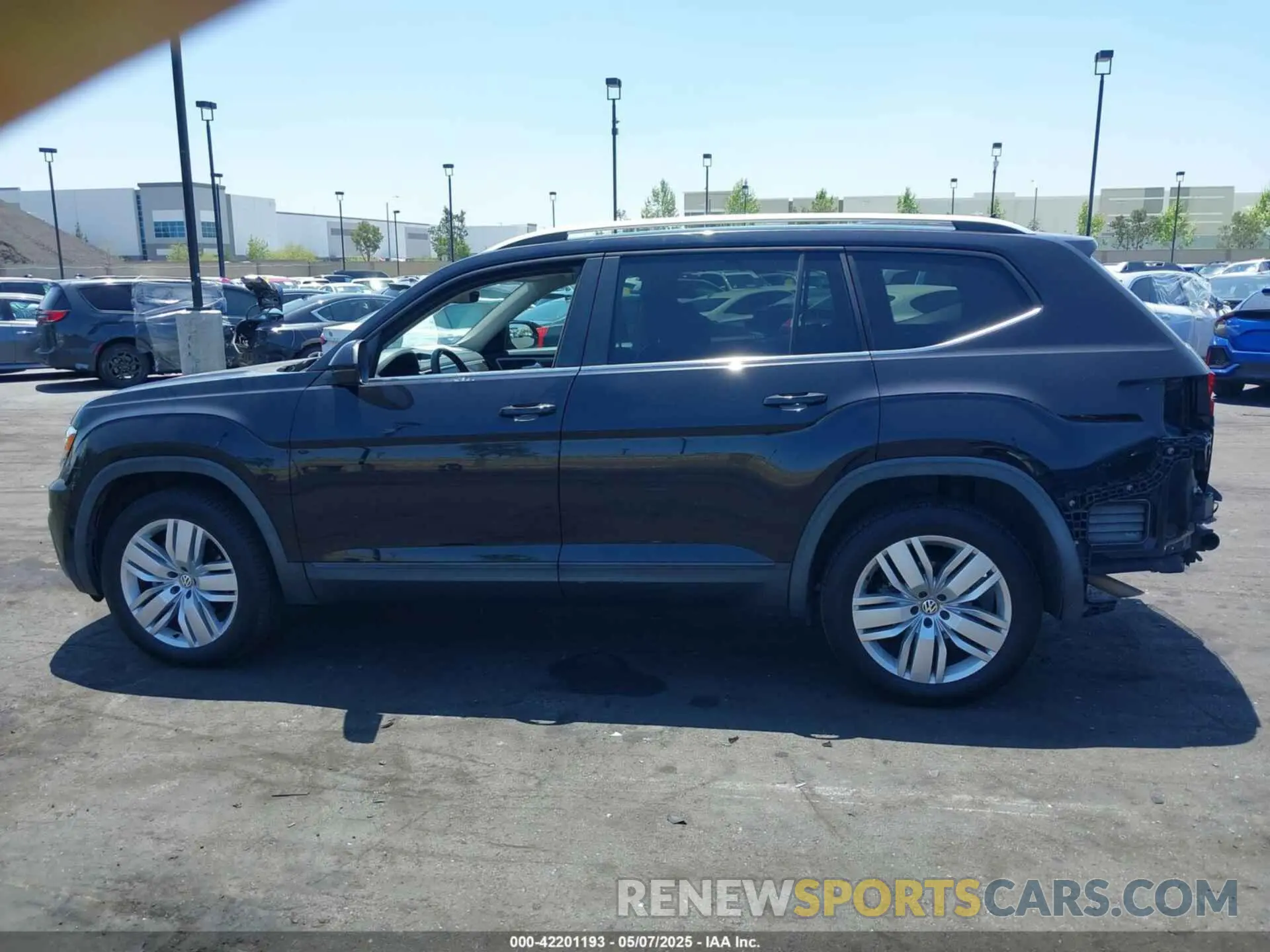 15 Photograph of a damaged car 1V2UR2CA3KC613656 VOLKSWAGEN ATLAS 2019