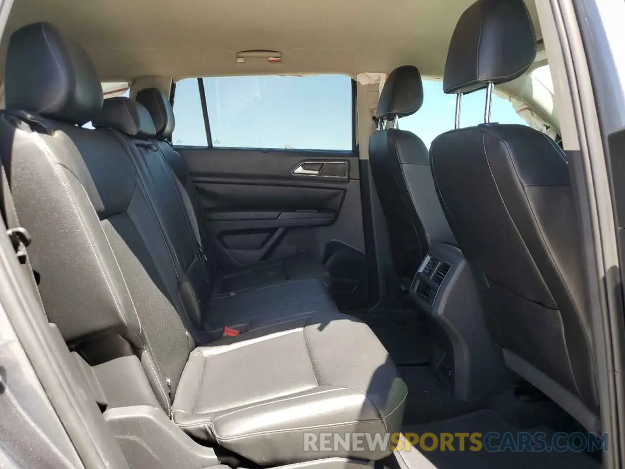 12 Photograph of a damaged car 1V2UR2CA4KC507345 VOLKSWAGEN ATLAS 2019