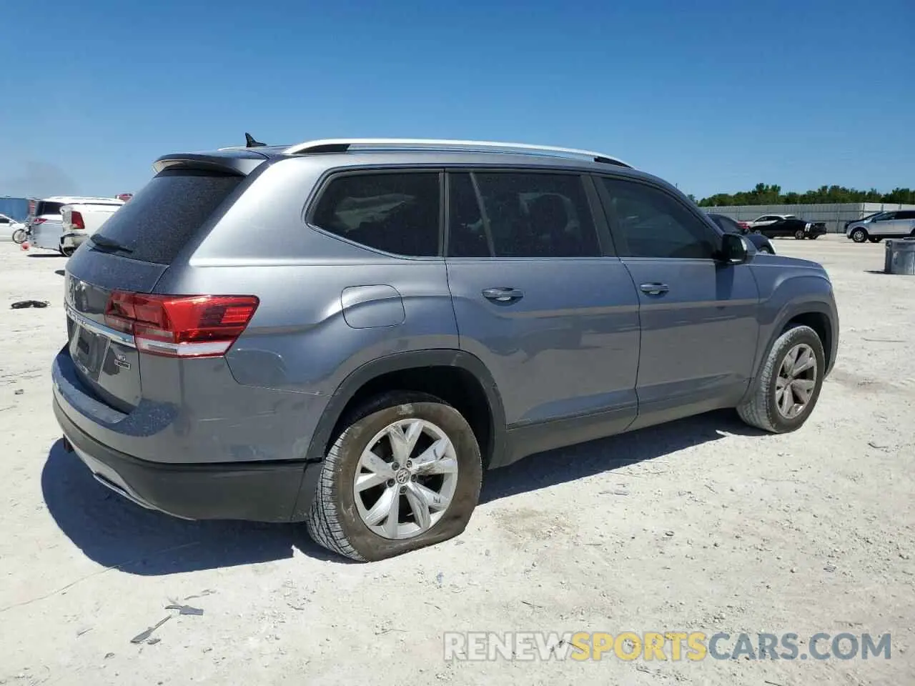 3 Photograph of a damaged car 1V2UR2CA4KC507345 VOLKSWAGEN ATLAS 2019