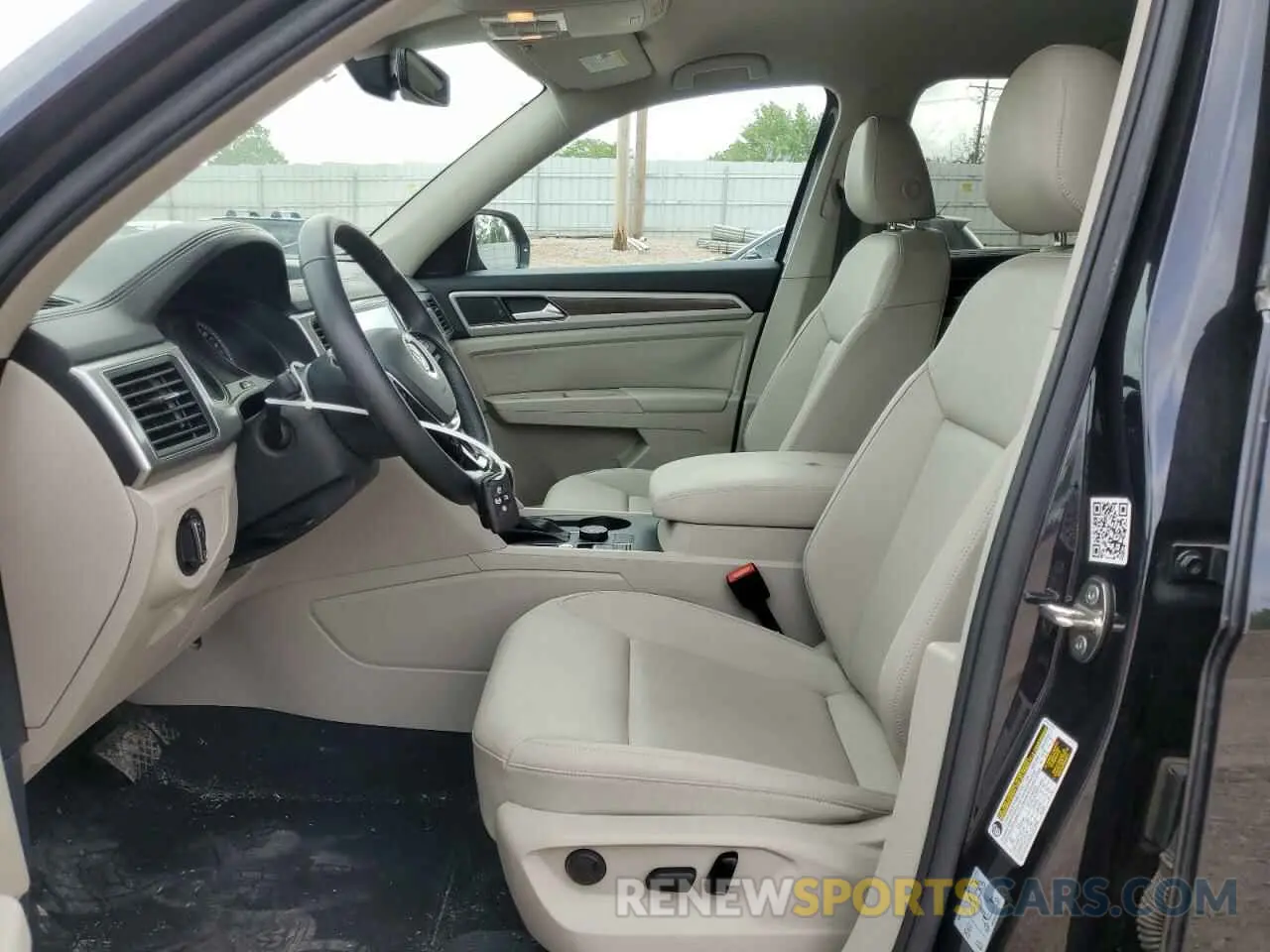 7 Photograph of a damaged car 1V2UR2CA4KC522363 VOLKSWAGEN ATLAS 2019