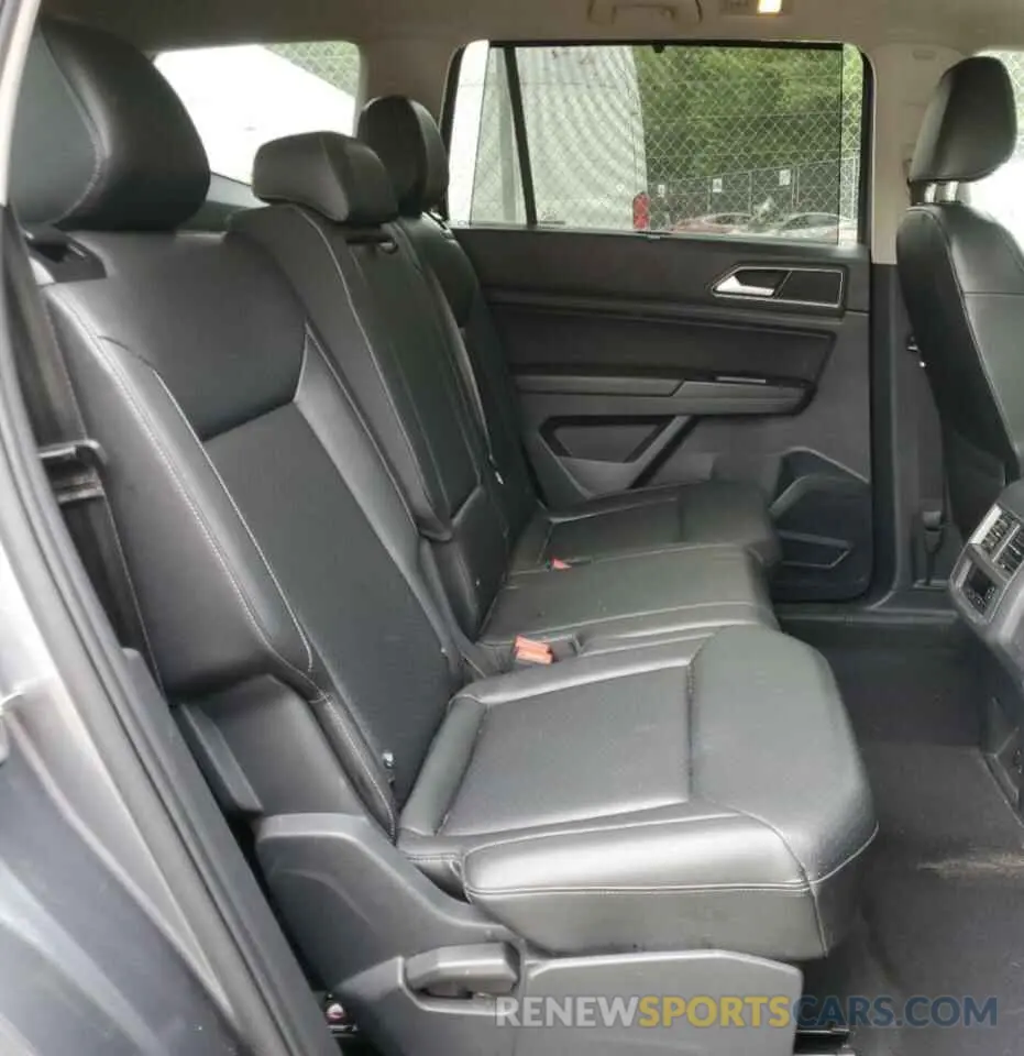 11 Photograph of a damaged car 1V2UR2CA4KC563186 VOLKSWAGEN ATLAS 2019