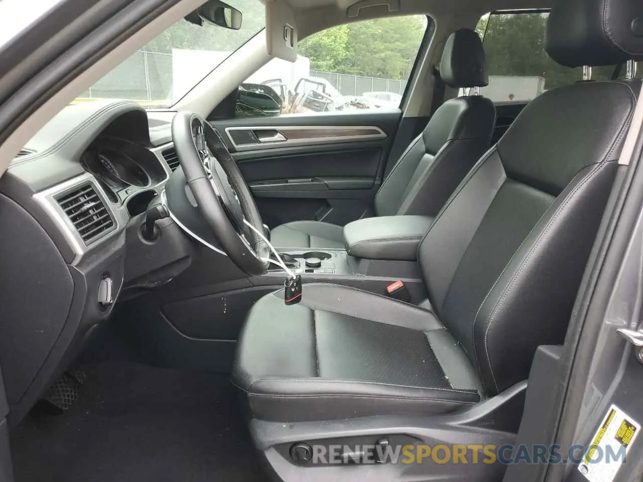 7 Photograph of a damaged car 1V2UR2CA4KC563186 VOLKSWAGEN ATLAS 2019