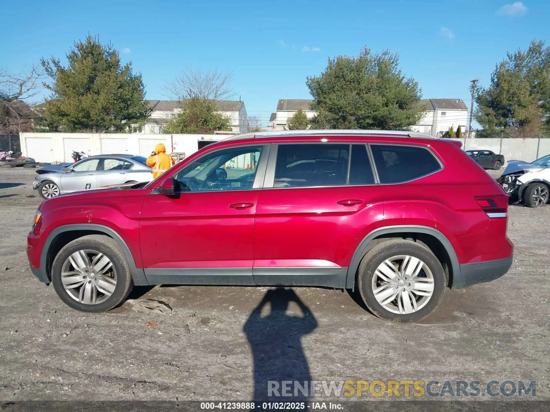14 Photograph of a damaged car 1V2UR2CA4KC580392 VOLKSWAGEN ATLAS 2019