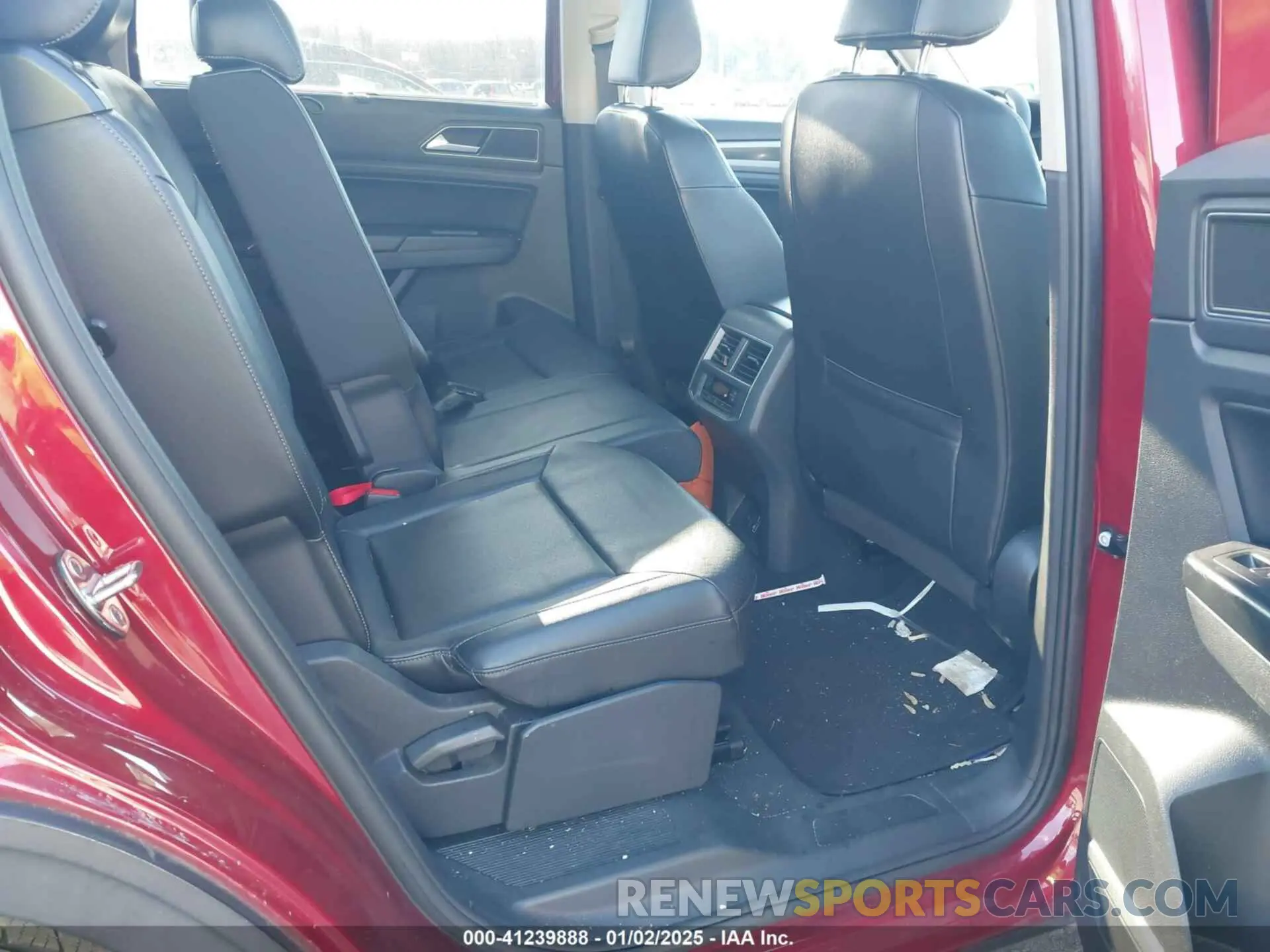 8 Photograph of a damaged car 1V2UR2CA4KC580392 VOLKSWAGEN ATLAS 2019