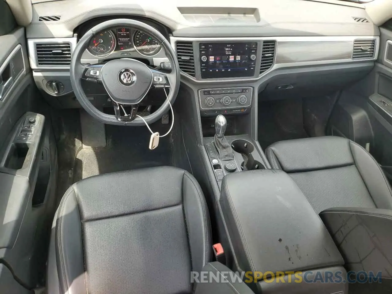 8 Photograph of a damaged car 1V2UR2CA4KC594972 VOLKSWAGEN ATLAS 2019