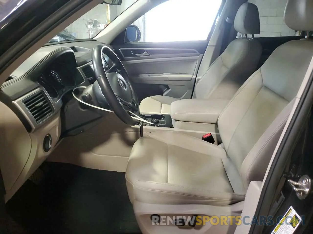 7 Photograph of a damaged car 1V2UR2CA4KC606490 VOLKSWAGEN ATLAS 2019