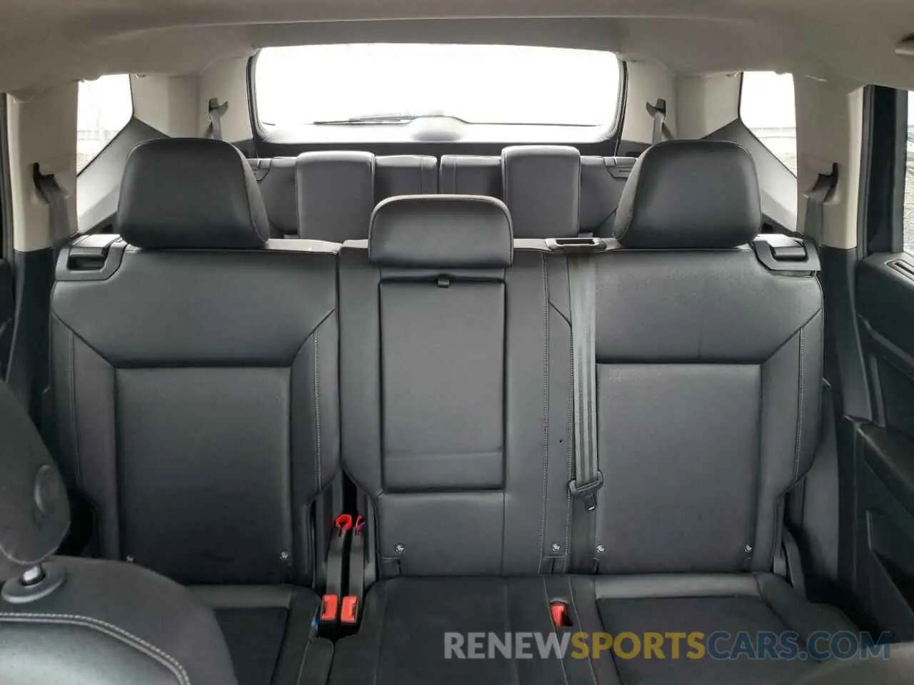 10 Photograph of a damaged car 1V2UR2CA4KC610944 VOLKSWAGEN ATLAS 2019