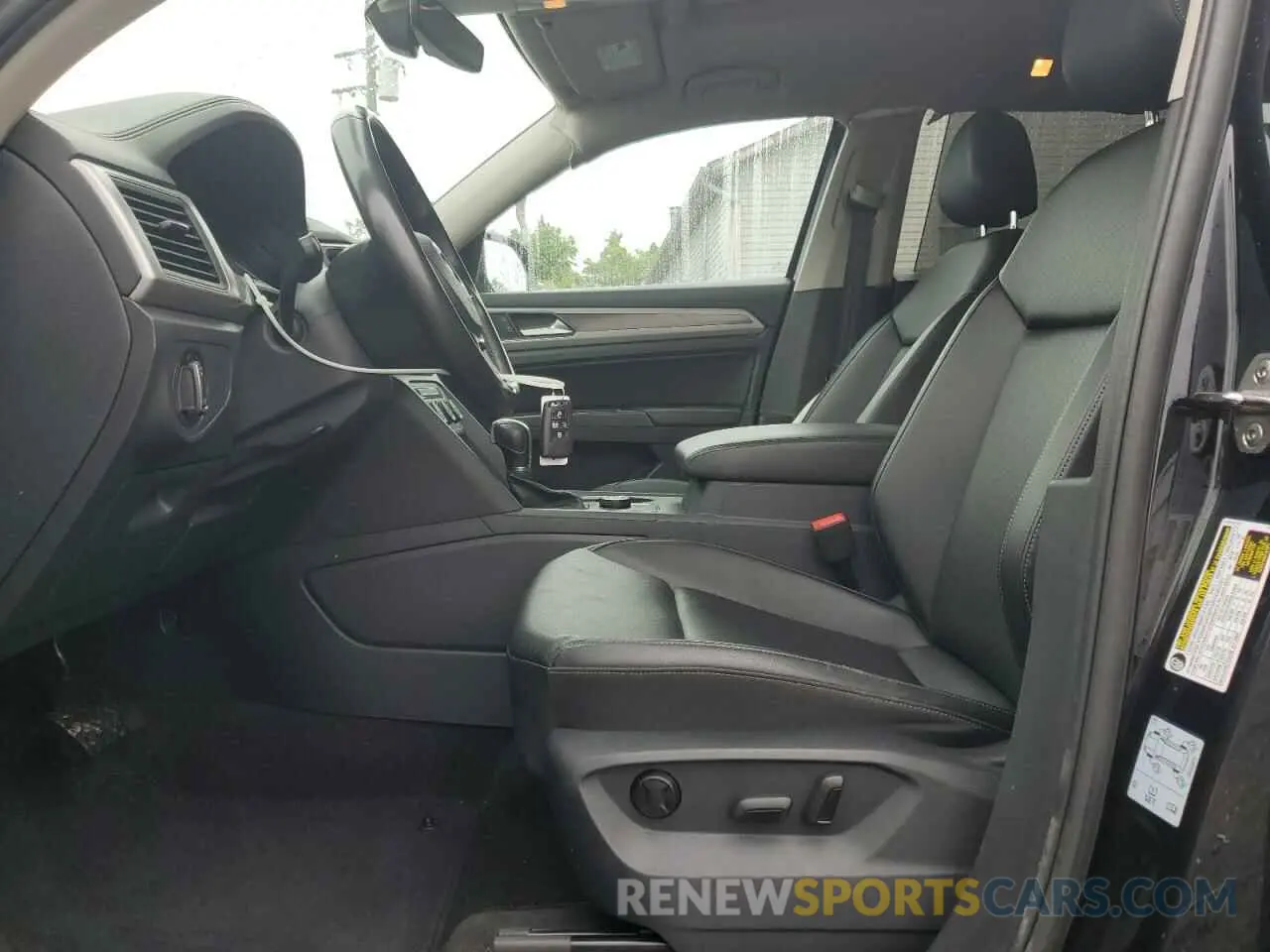 7 Photograph of a damaged car 1V2UR2CA4KC610944 VOLKSWAGEN ATLAS 2019