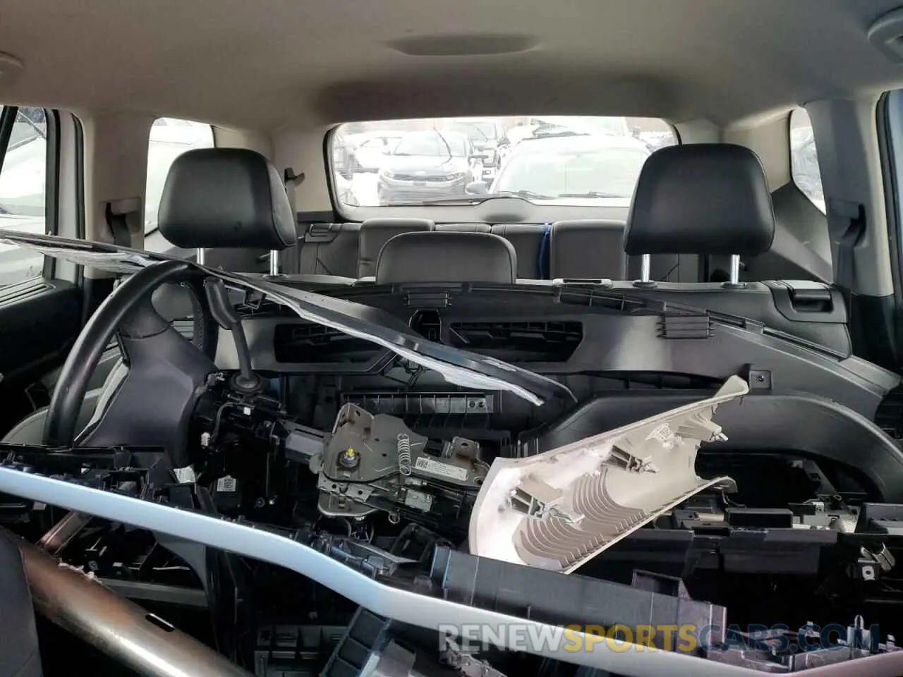 10 Photograph of a damaged car 1V2UR2CA5KC530987 VOLKSWAGEN ATLAS 2019
