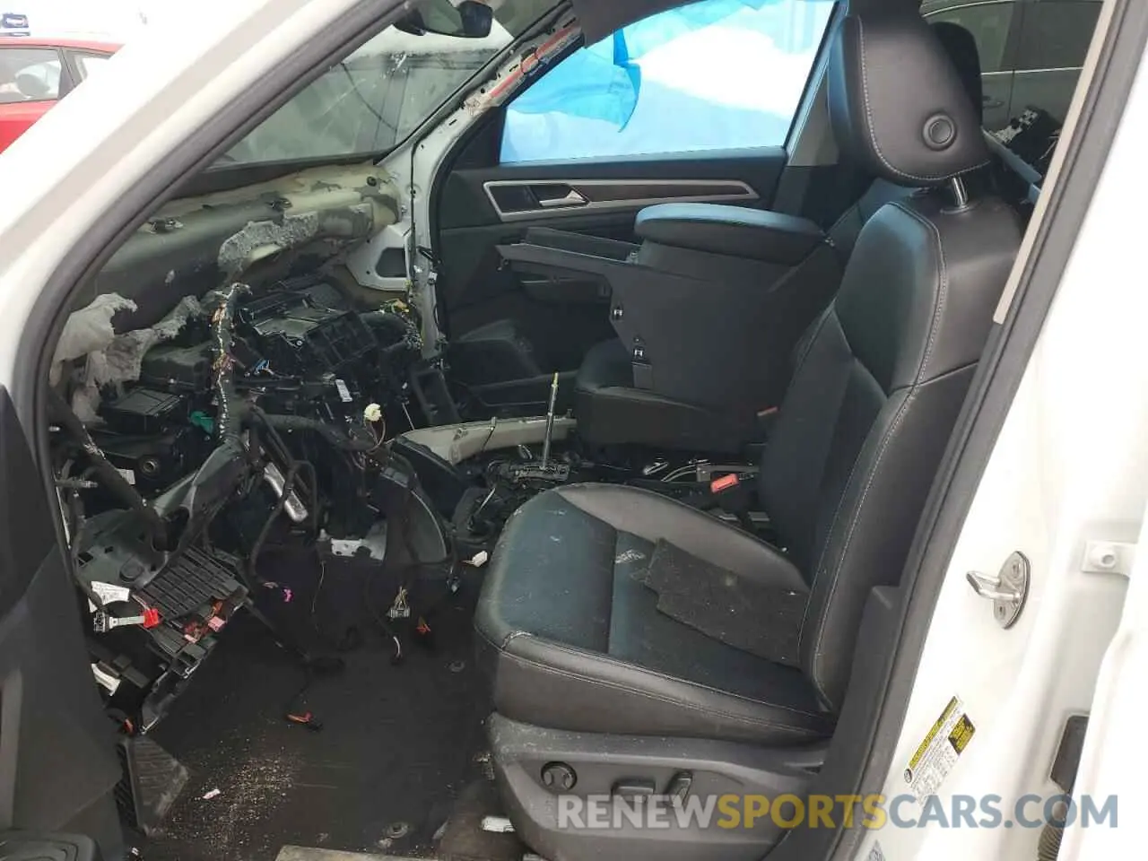 7 Photograph of a damaged car 1V2UR2CA5KC530987 VOLKSWAGEN ATLAS 2019