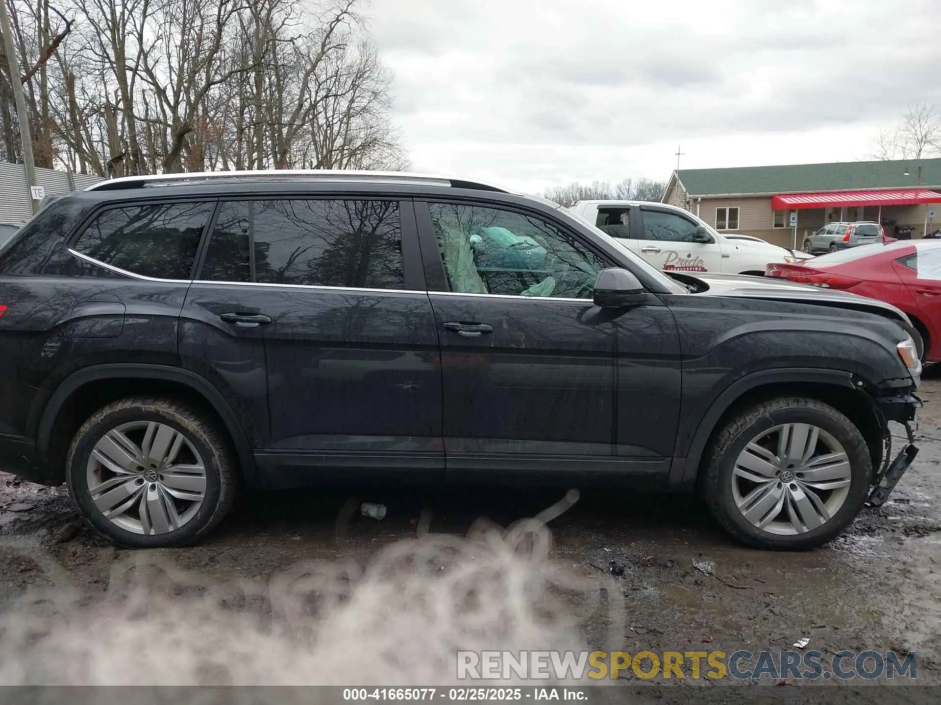 13 Photograph of a damaged car 1V2UR2CA5KC532996 VOLKSWAGEN ATLAS 2019