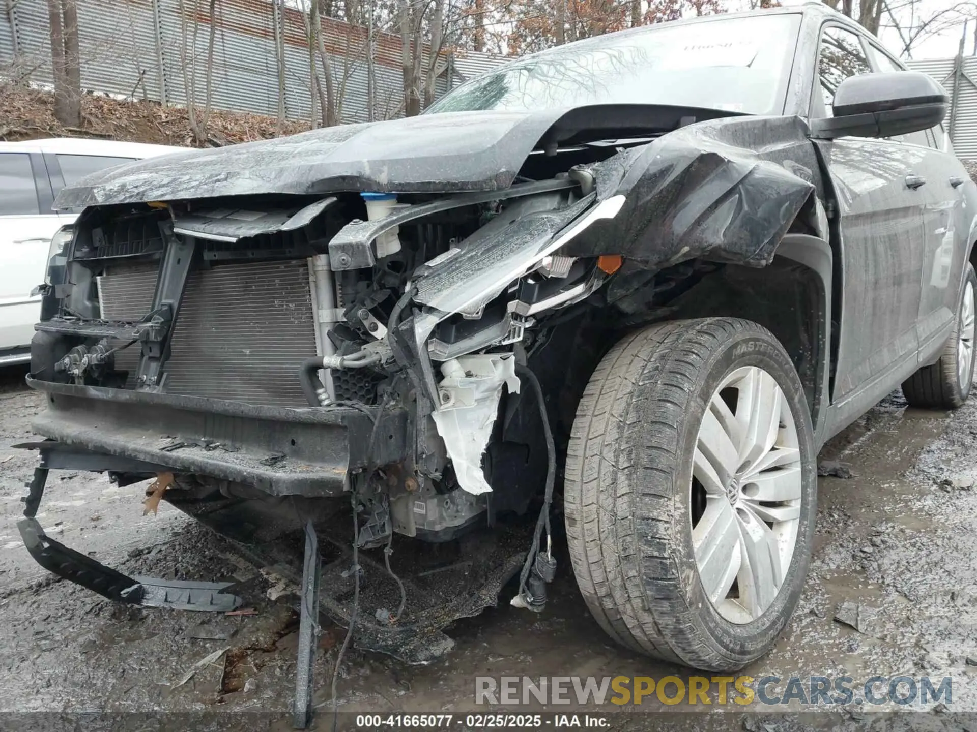 17 Photograph of a damaged car 1V2UR2CA5KC532996 VOLKSWAGEN ATLAS 2019