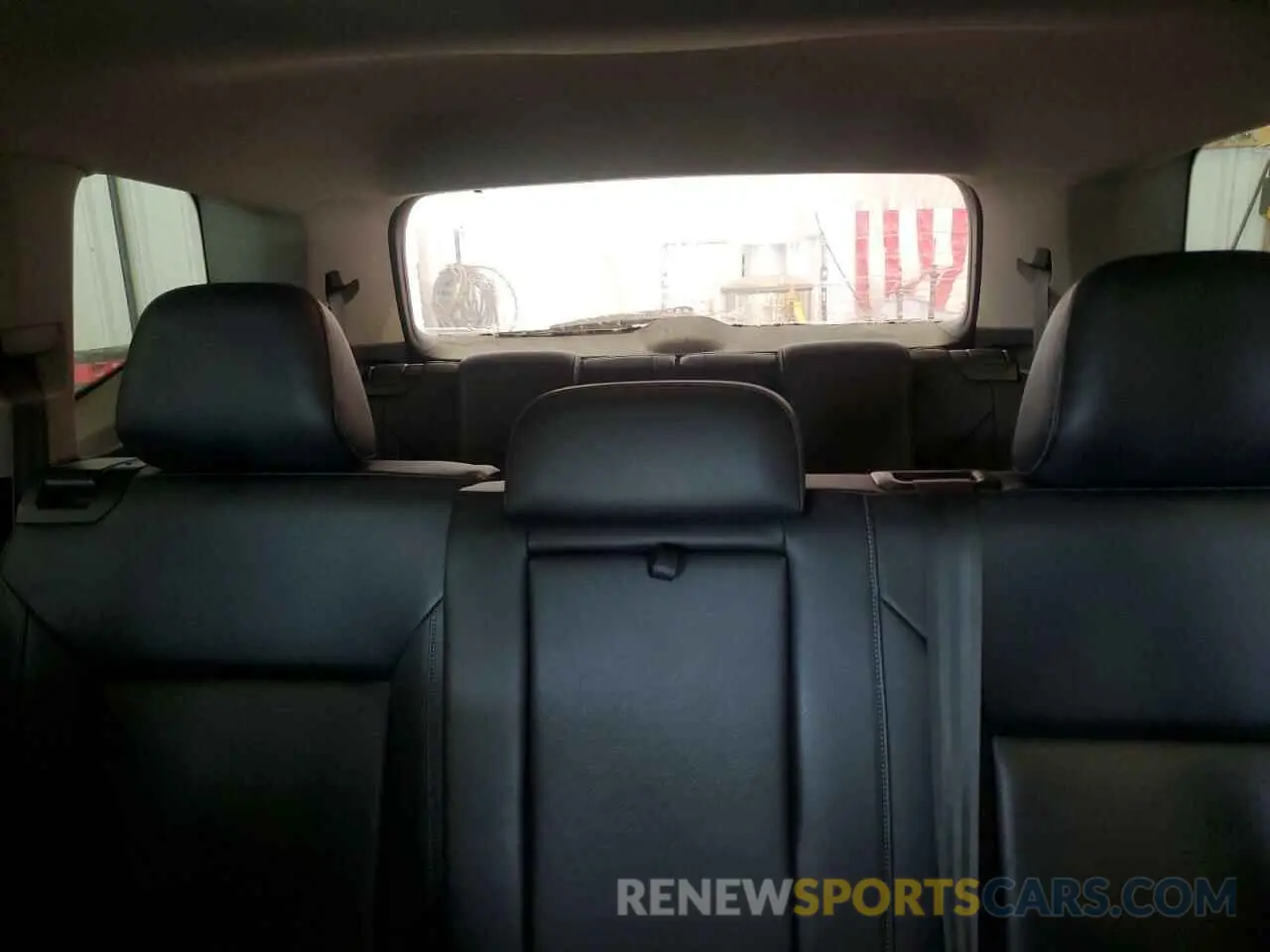 10 Photograph of a damaged car 1V2UR2CA5KC619801 VOLKSWAGEN ATLAS 2019