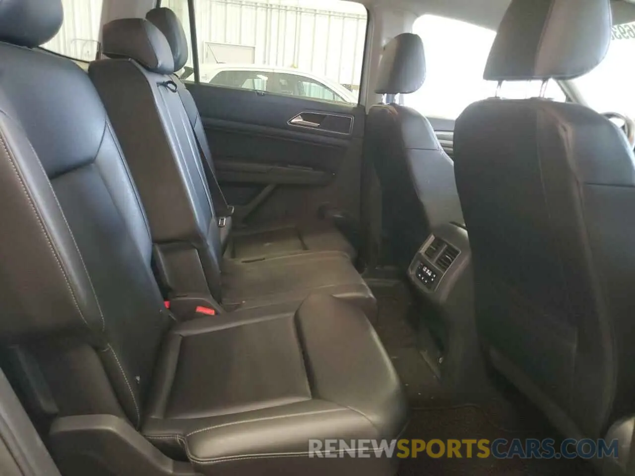 11 Photograph of a damaged car 1V2UR2CA5KC619801 VOLKSWAGEN ATLAS 2019
