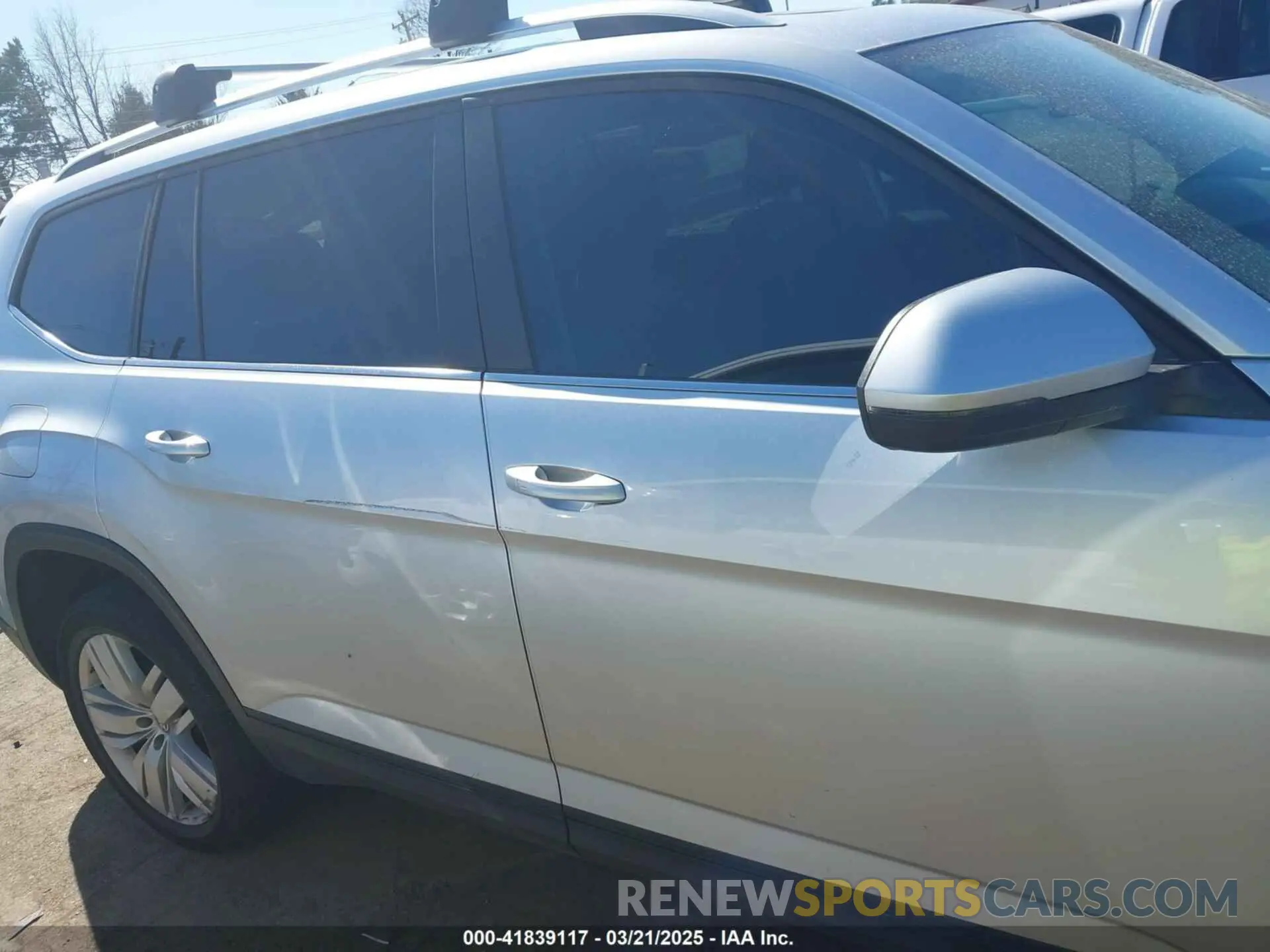12 Photograph of a damaged car 1V2UR2CA6KC519836 VOLKSWAGEN ATLAS 2019