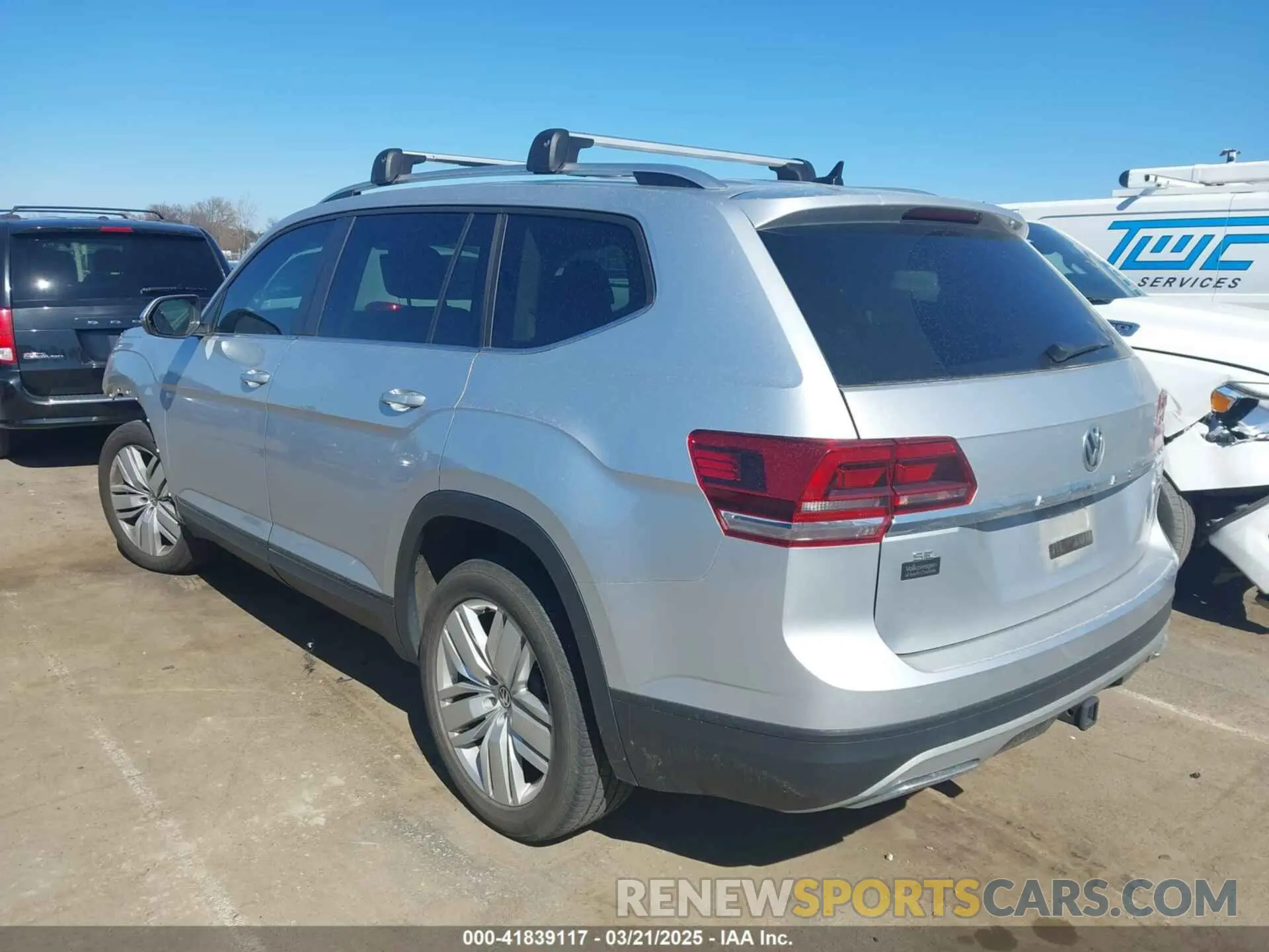 3 Photograph of a damaged car 1V2UR2CA6KC519836 VOLKSWAGEN ATLAS 2019