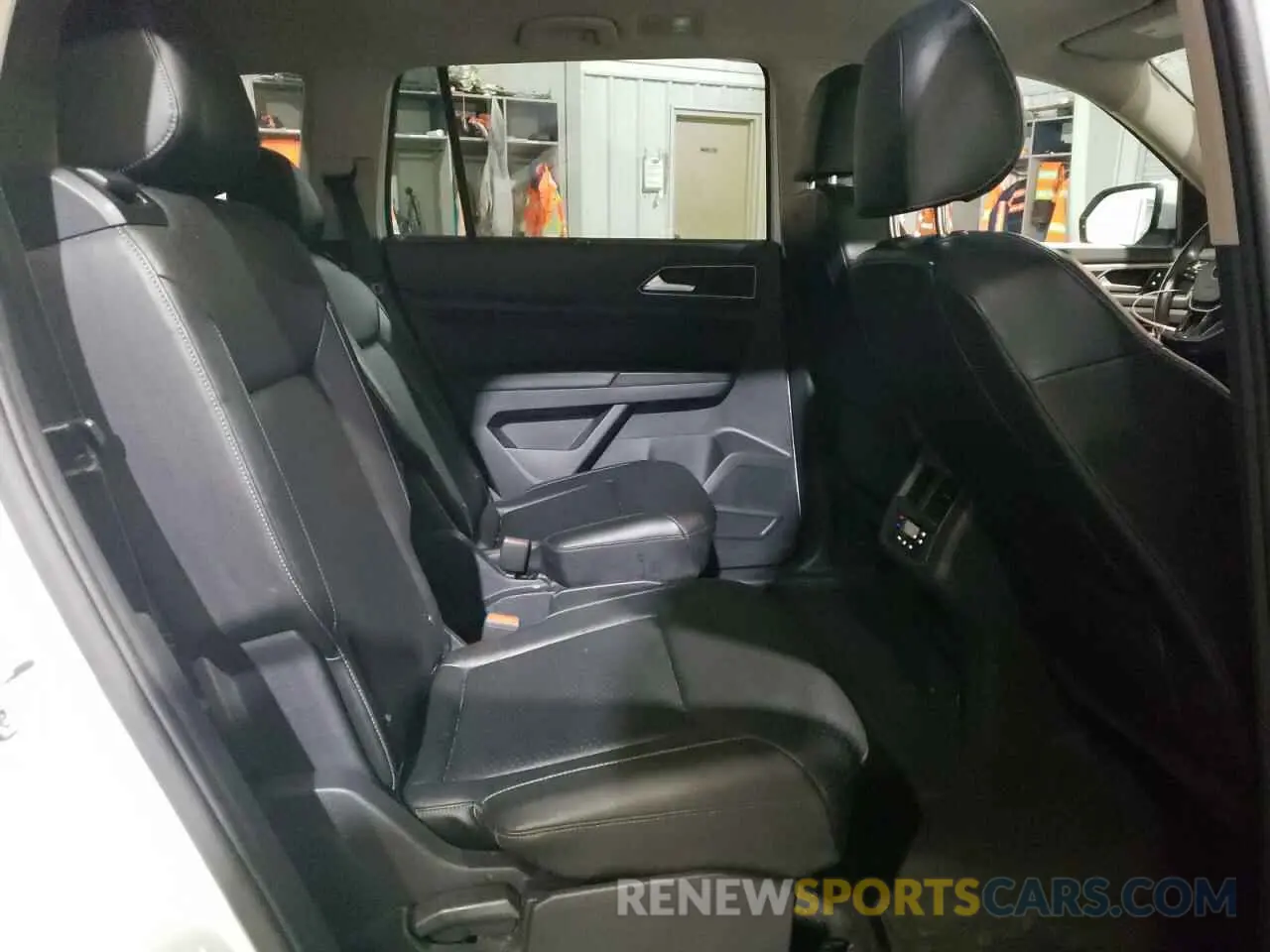 12 Photograph of a damaged car 1V2UR2CA6KC580782 VOLKSWAGEN ATLAS 2019