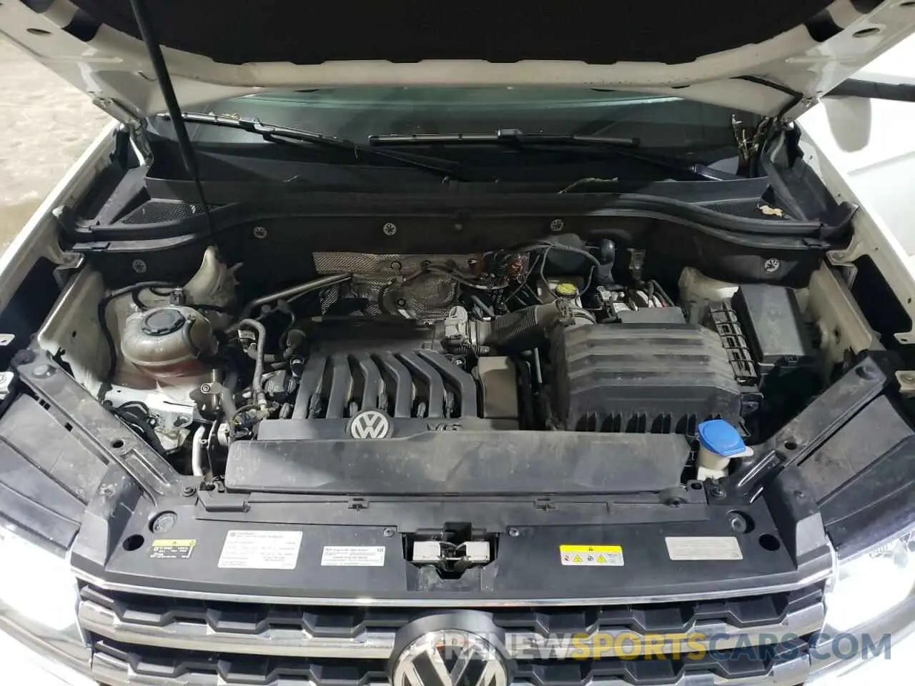 14 Photograph of a damaged car 1V2UR2CA6KC580782 VOLKSWAGEN ATLAS 2019