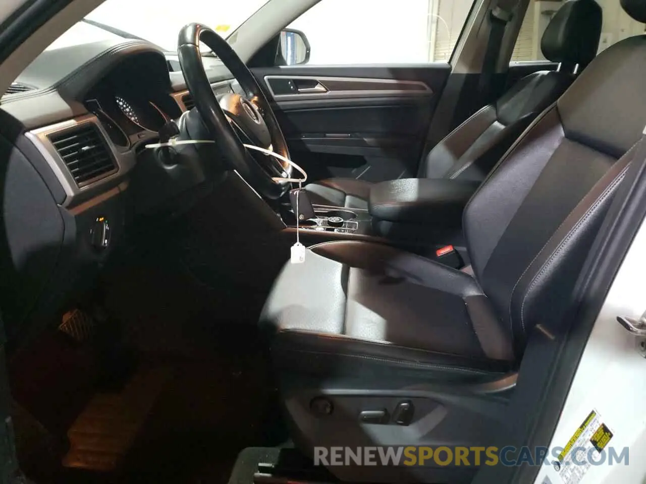 7 Photograph of a damaged car 1V2UR2CA6KC580782 VOLKSWAGEN ATLAS 2019