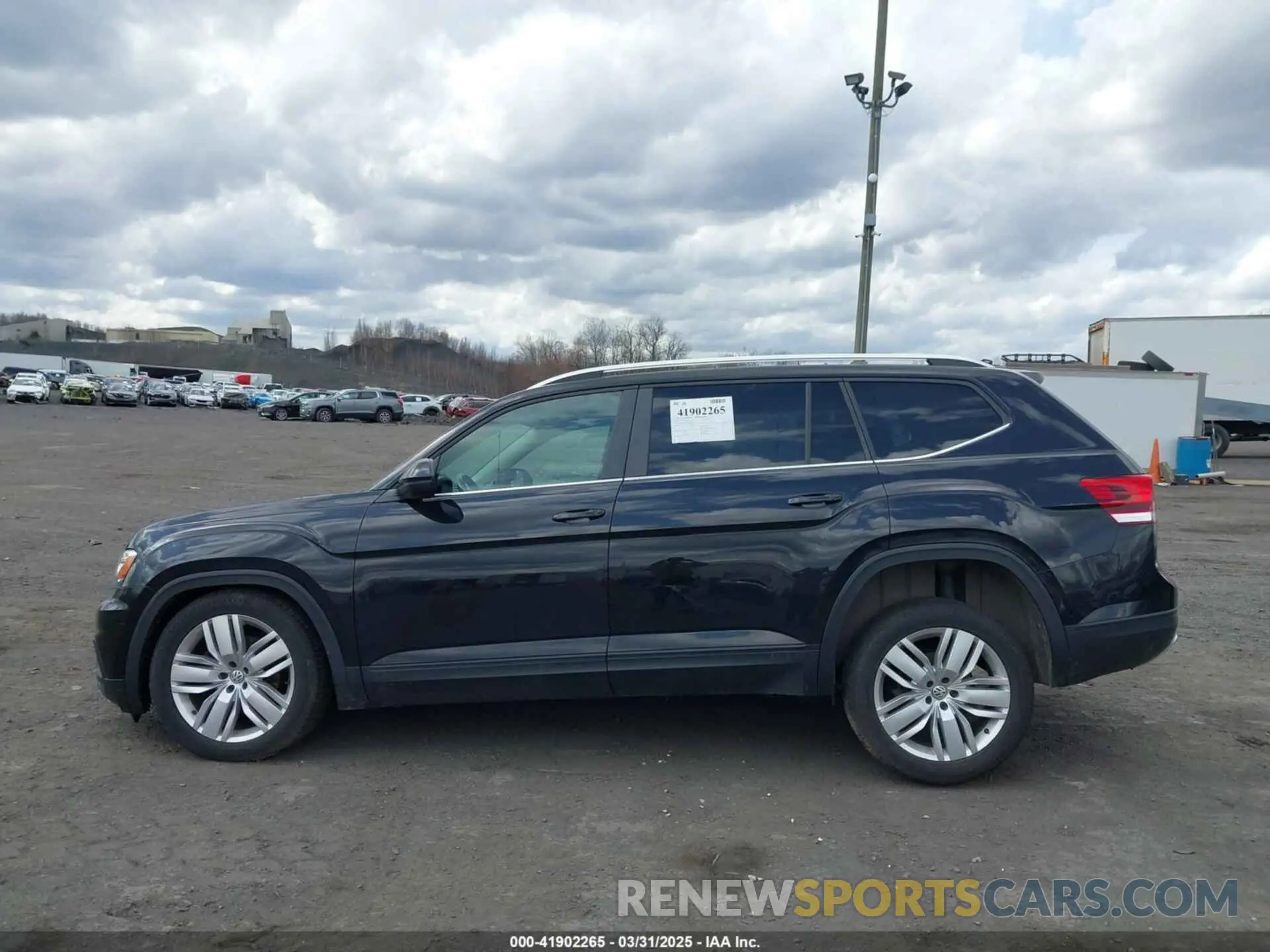 14 Photograph of a damaged car 1V2UR2CA6KC580992 VOLKSWAGEN ATLAS 2019